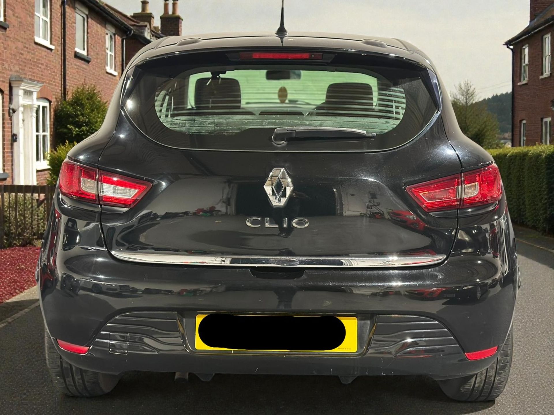 2016 RENAULT CLIO DYNAMIQUE NAV 16V – BLACK >>--NO VAT ON HAMMER--<< - Image 6 of 35