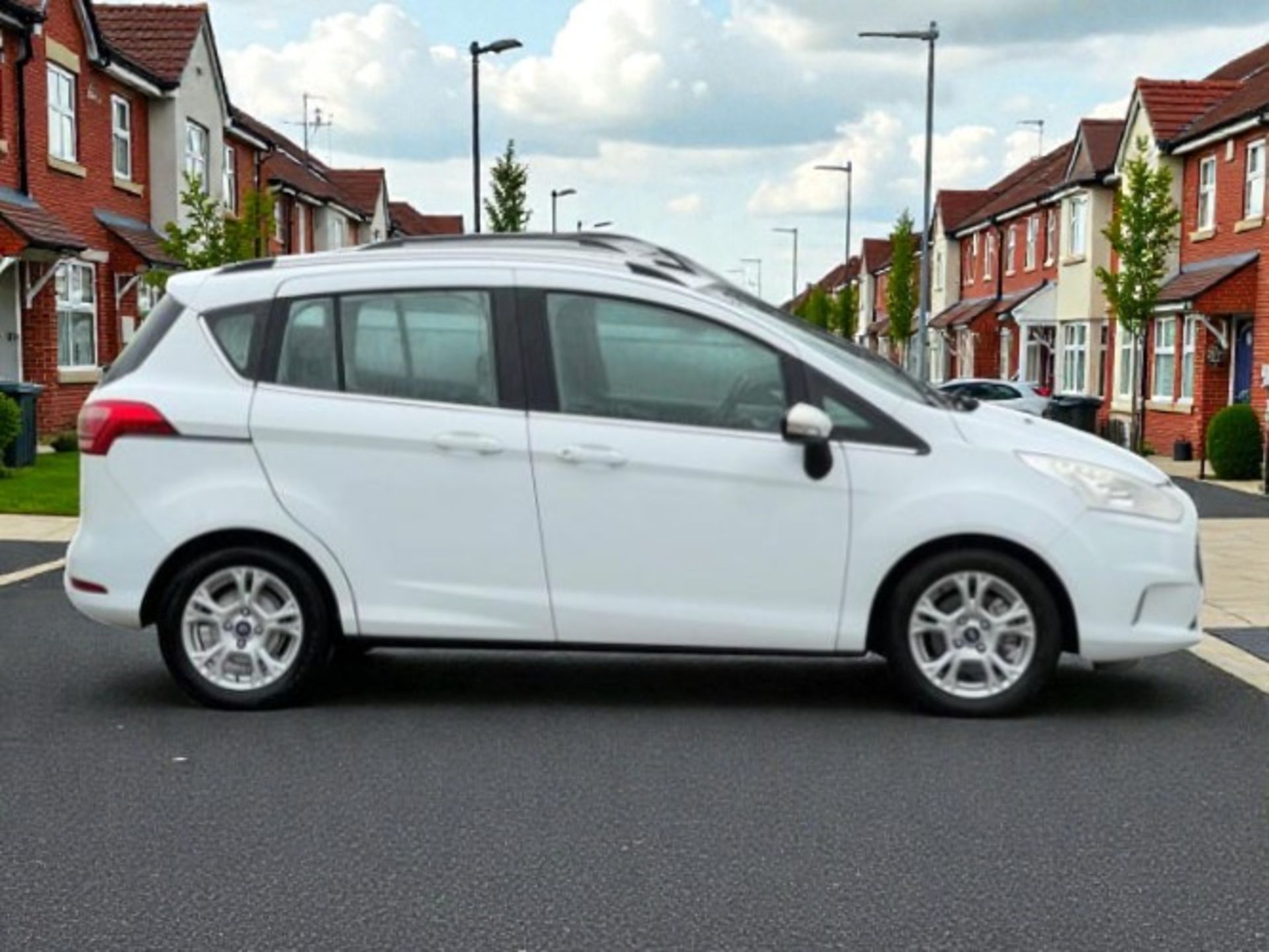 **(ONLY 114K MILEAGE)** 2012 FORD B-MAX ZETEC 1.4 PETROL MANUAL WHITE MPV >>--NO VAT ON HAMMER--<< - Image 5 of 26