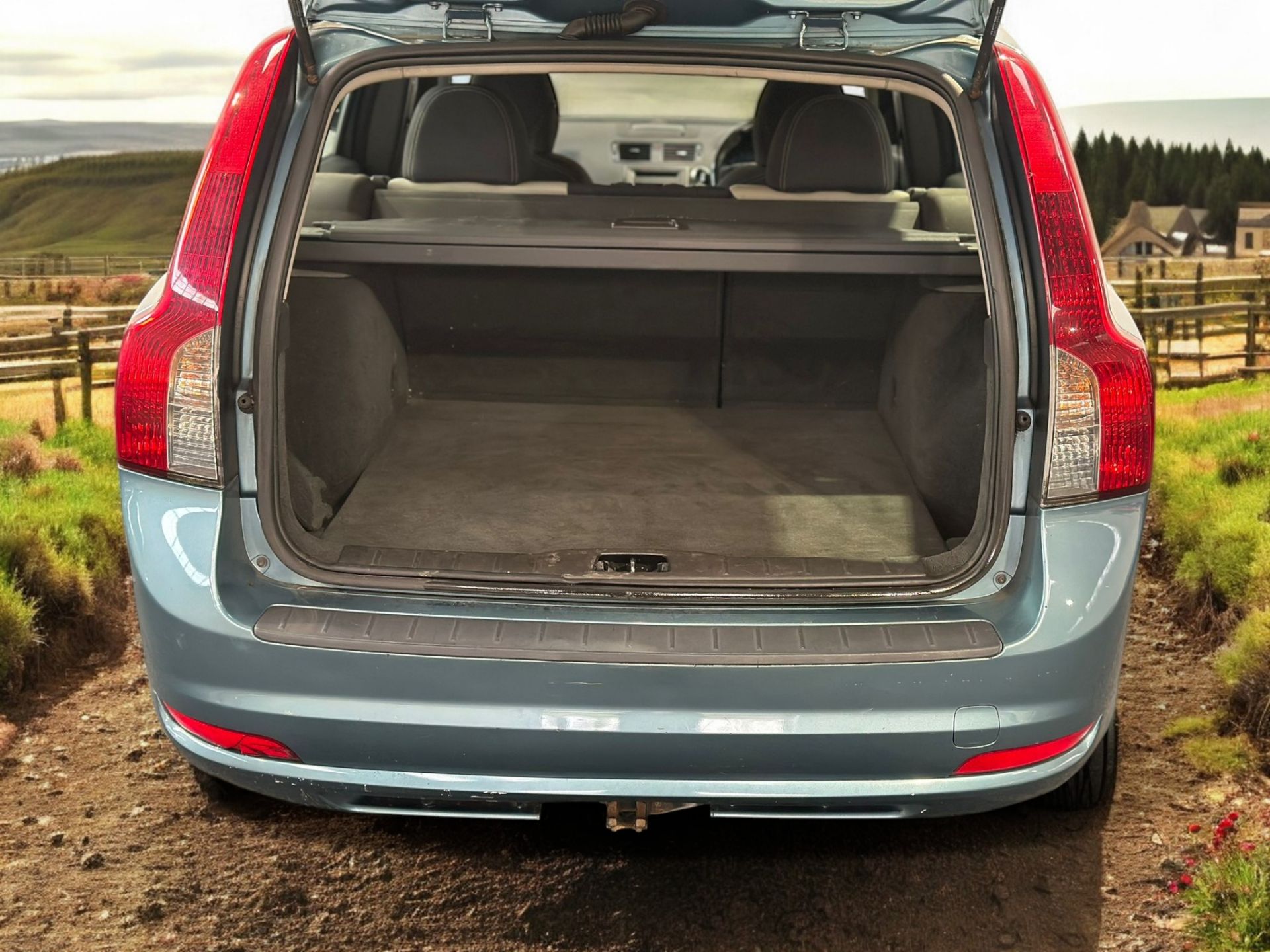 2009 VOLVO V50 R-DESIGN D DRIVE >>--NO VAT ON HAMMER--<< - Image 21 of 23