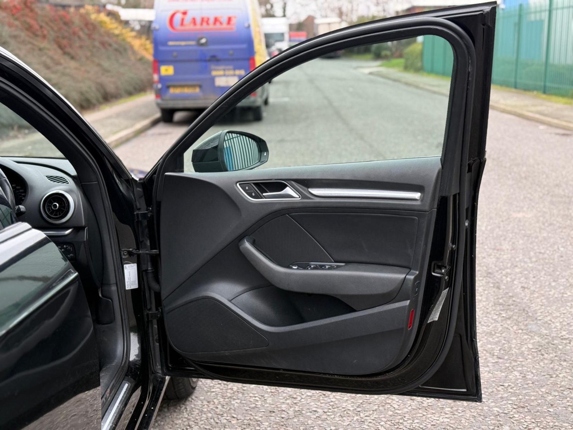 **(ONLY 55K MILEAGE)** 2016 AUDI A3 SPORT NAV TDI 1.6 DIESEL MANUAL HATCHBACK >-NO VAT ON HAMMER-< - Image 22 of 27
