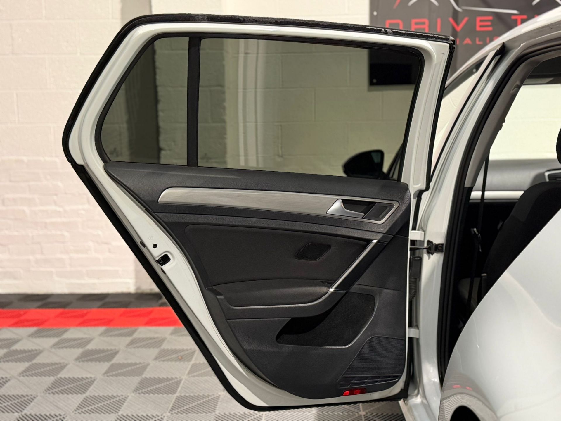 2014 VOLKSWAGEN GOLF MATCH TDI BMT S-A 1.6 DIESEL HATCHBACK >>--NO VAT ON HAMMER--<< - Image 28 of 29