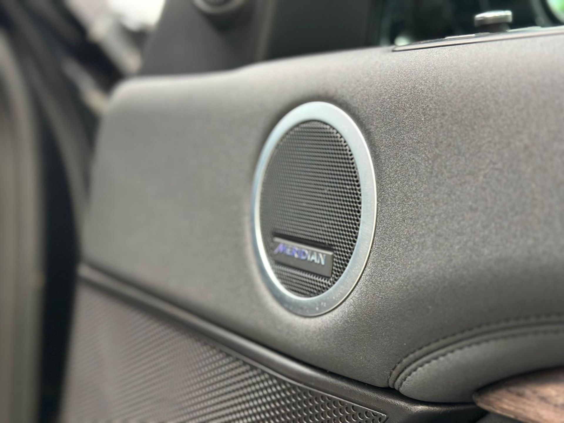**(ONLY 76K MILEAGE)** 2017 LAND ROVER DISCOVERY HSE >>--NO VAT ON HAMMER--<< - Image 31 of 47