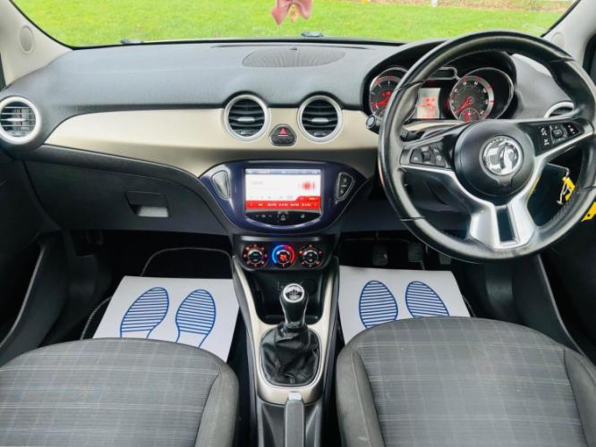 VAUXHALL ADAM 1.2 16V GLAM 3DR – 2013 – PETROL MANUAL >>--NO VAT ON HAMMER--<< - Image 12 of 30