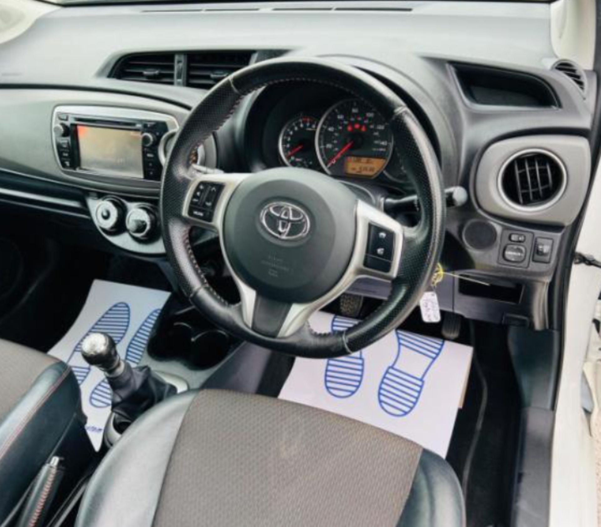 **(ONLY 63K MILEAGE)** 2012 TOYOTA YARIS 1.33 DUAL VVT-I TREND MANUAL >>--NO VAT ON HAMMER--<< - Image 23 of 30