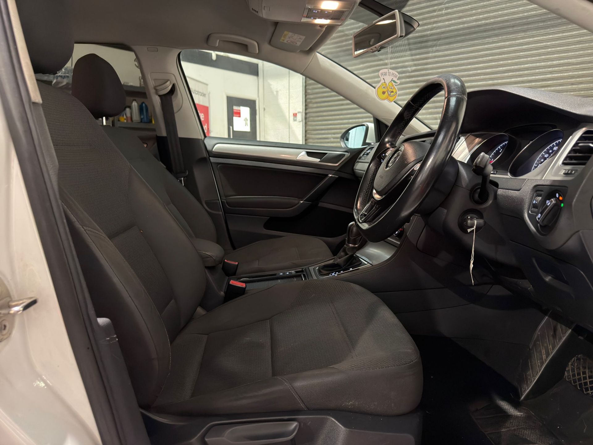 2014 VOLKSWAGEN GOLF MATCH TDI BMT S-A 1.6 DIESEL HATCHBACK >>--NO VAT ON HAMMER--<< - Image 25 of 29