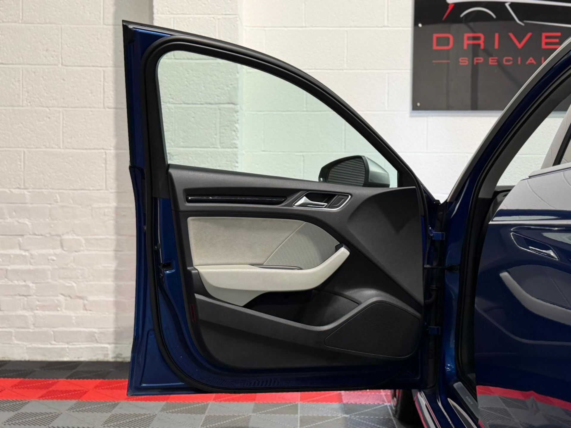 **(ONLY 45K MILEAGE)** 2015 AUDI RS3 2.5 TFSI SPORTBACK S TRONIC QUATTRO >>--NO VAT ON HAMMER--<< - Image 17 of 28