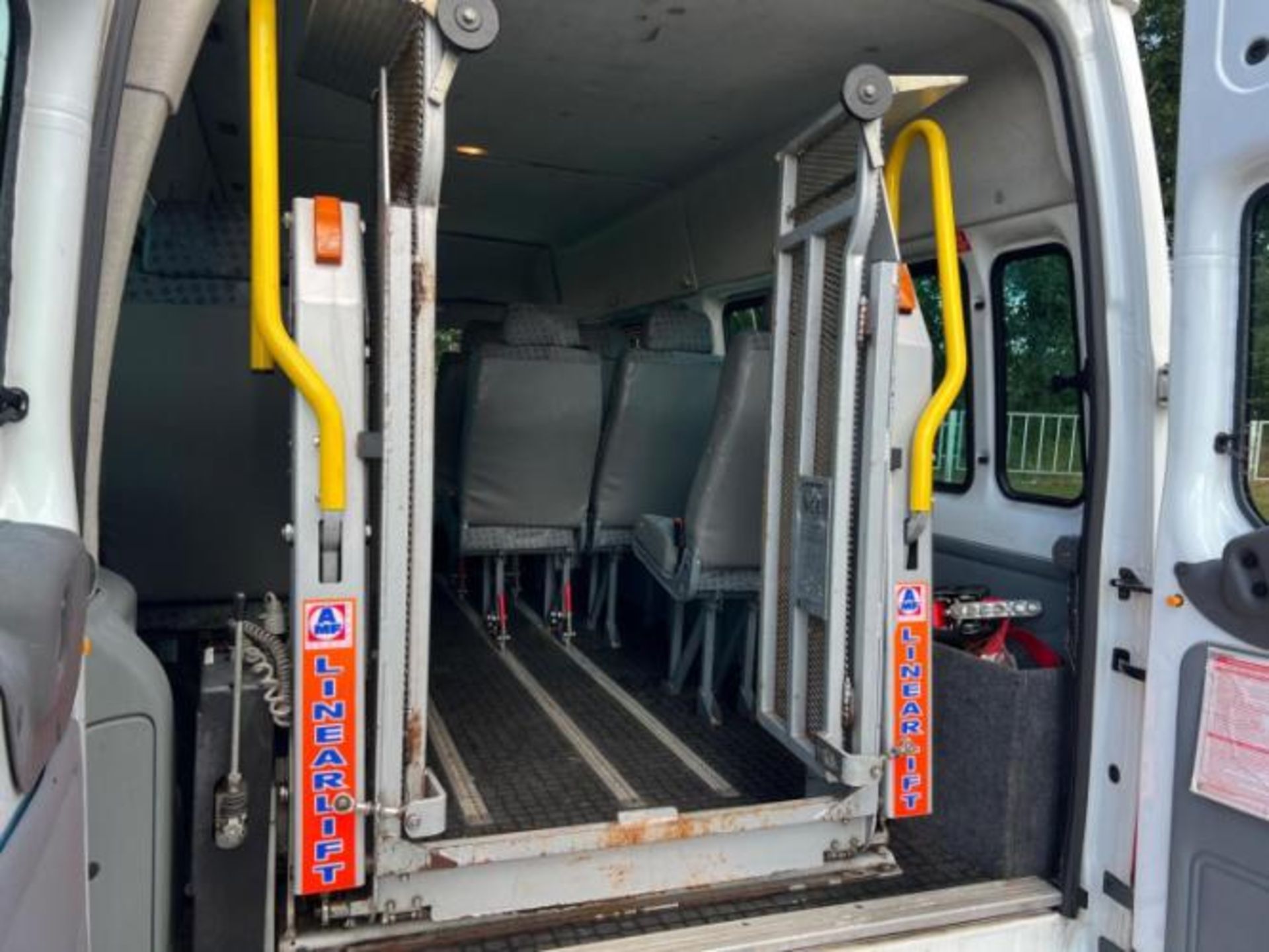 2011 FORD TRANSIT 2.4 TDCI 350 DURATORQ RWD L3 H2 MINIBUS >>--NO VAT ON HAMMER--<< - Image 19 of 46
