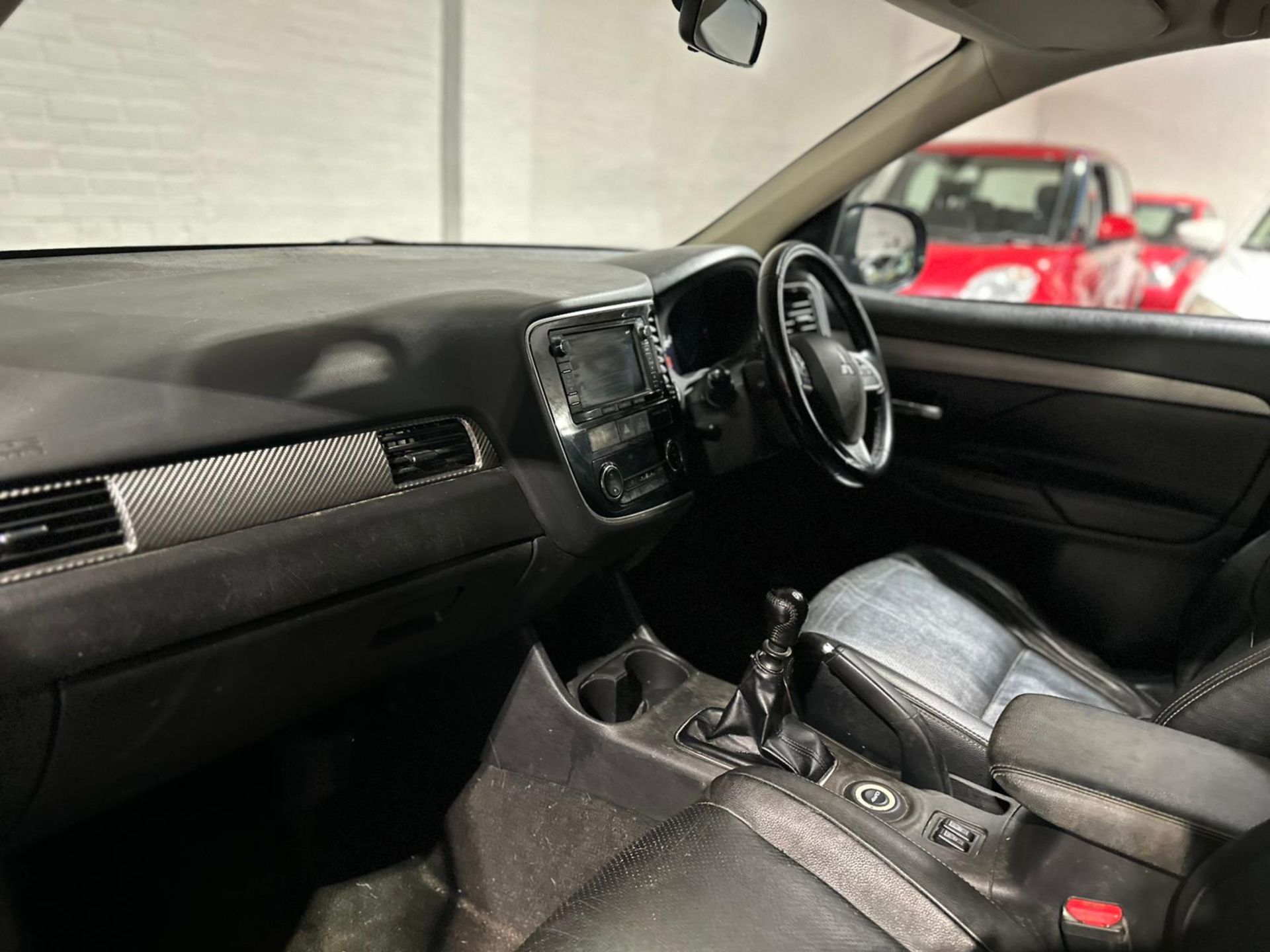 **(ONLY 118K MILEAGE)** 2013 MITSUBISHI OUTLANDER GX4 DI-D >>--NO VAT ON HAMMER--<< - Image 22 of 38