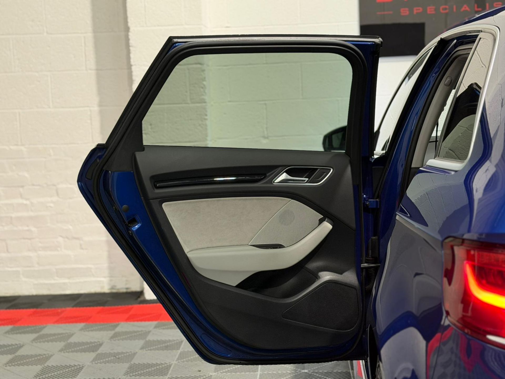 **(ONLY 45K MILEAGE)** 2015 AUDI RS3 2.5 TFSI SPORTBACK S TRONIC QUATTRO >>--NO VAT ON HAMMER--<< - Image 26 of 28