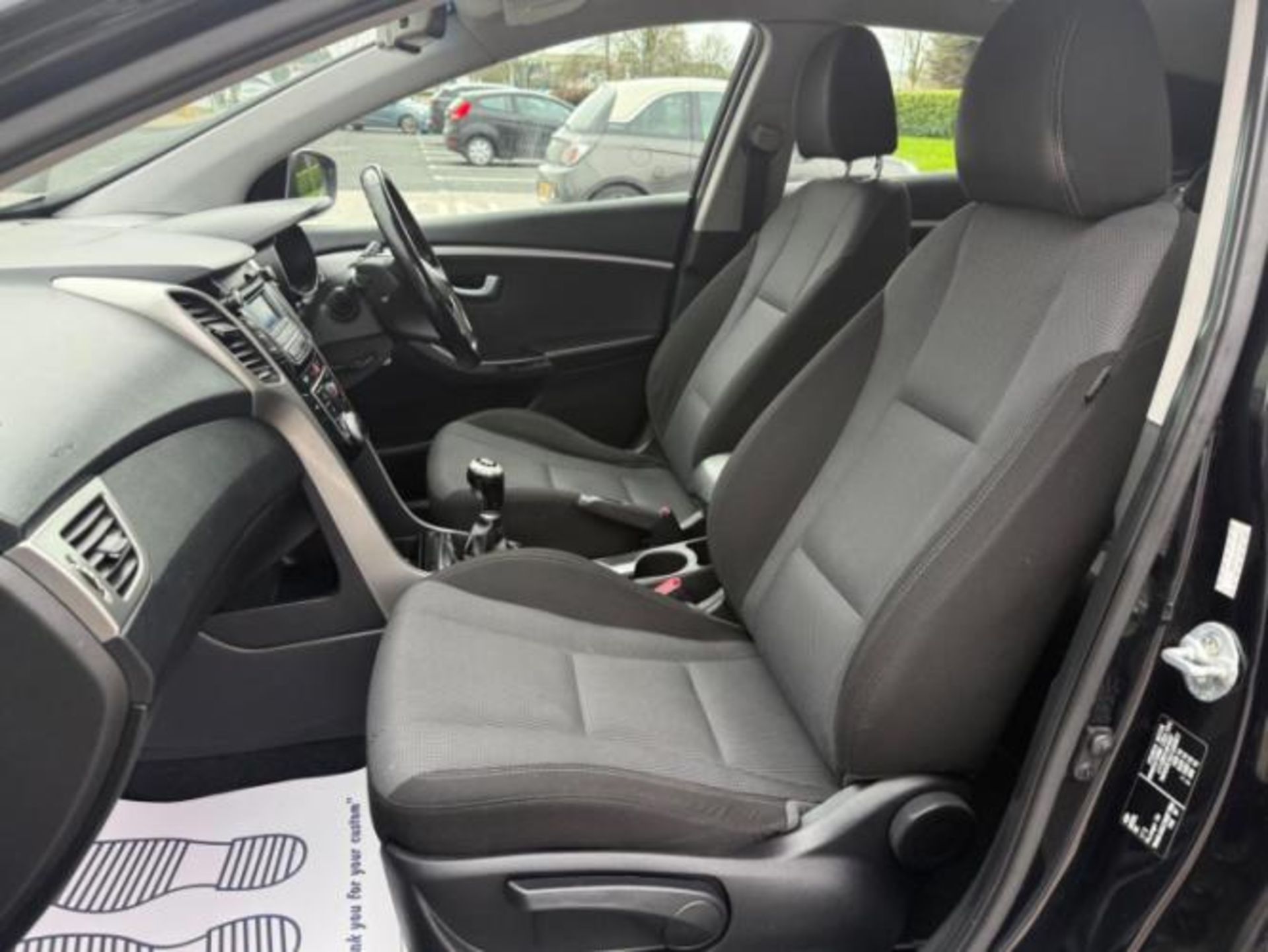 2015 HYUNDAI I30 SE BLUE DRIVE CRDI 1.6 DIESEL MANUAL HATCHBACK BLACK >>--NO VAT ON HAMMER--<< - Image 37 of 40
