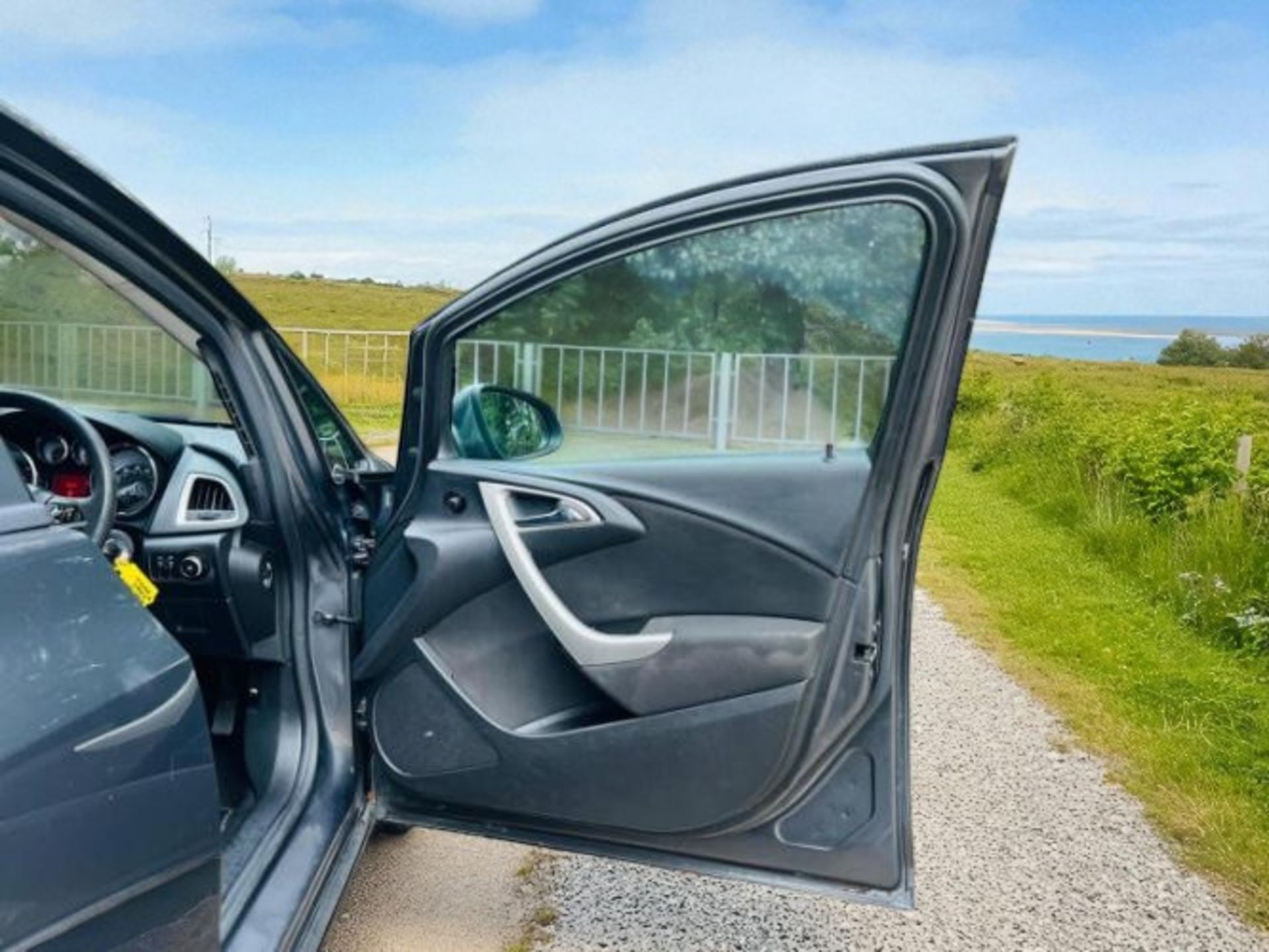 2011 VAUXHALL ASTRA 1.7 CDTI ECOFLEX EXCLUSIV SPORTS TOURER ESTATE>>--NO VAT ON HAMMER--<< - Image 6 of 36