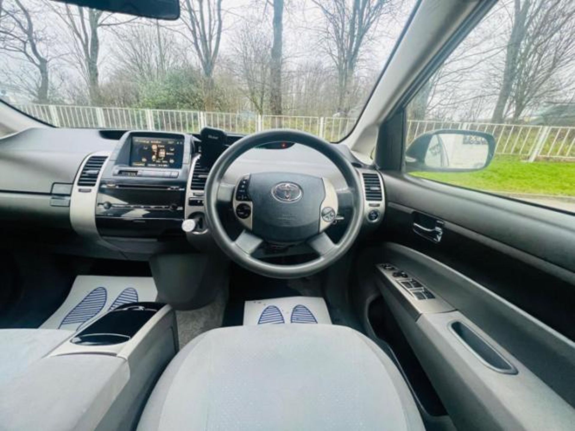 2005 TOYOTA PRIUS T3 VVT-I AUTO 1.5 HYBRID HATCHBACK SILVER >>--NO VAT ON HAMMER--<< - Image 27 of 28