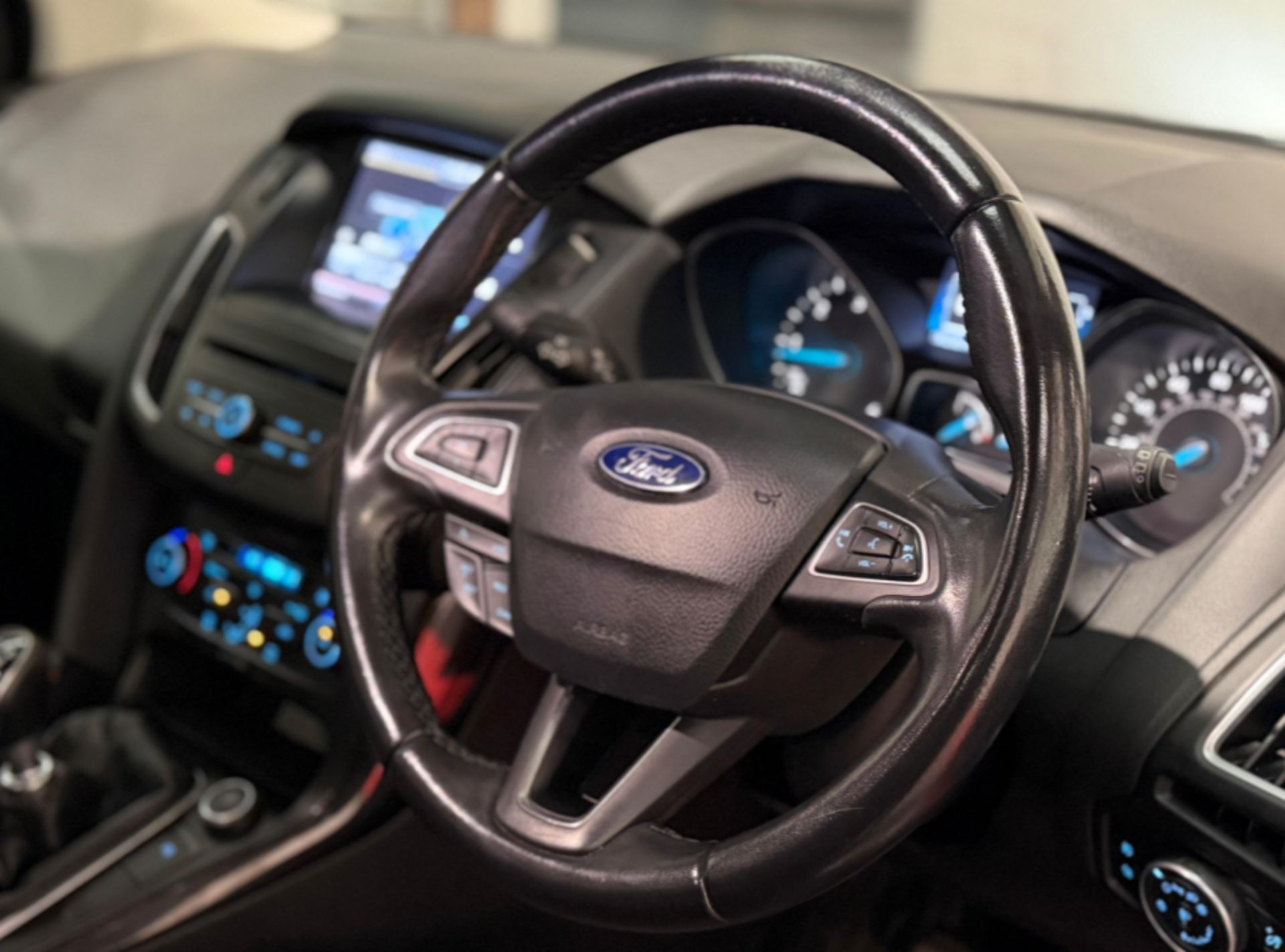 **(ONLY 90K MILEAGE)** 2015 FORD FOCUS 1.5 TDCI TITANIUM EURO 6 HATCHBACK >>--NO VAT ON HAMMER--<< - Image 11 of 31