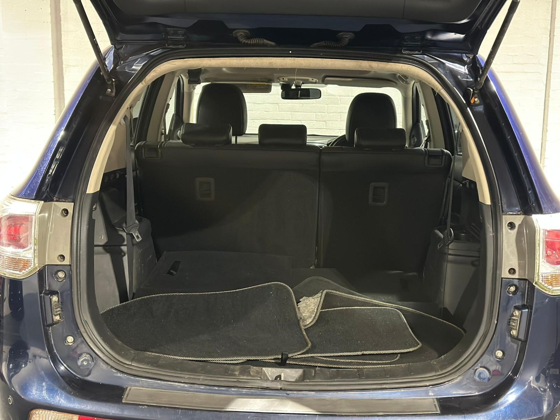 **(ONLY 118K MILEAGE)** 2013 MITSUBISHI OUTLANDER GX4 DI-D >>--NO VAT ON HAMMER--<< - Image 33 of 38