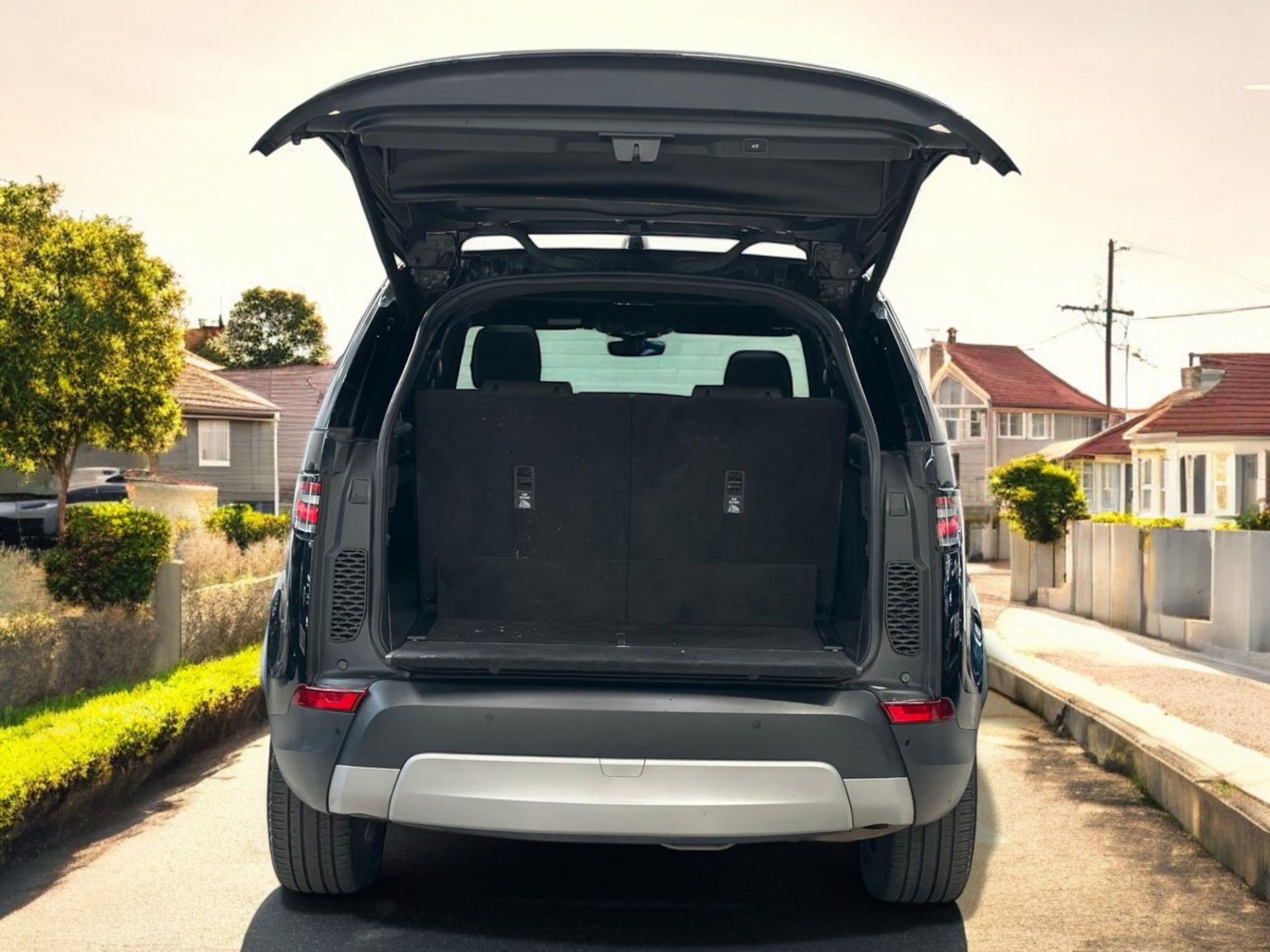 **(ONLY 76K MILEAGE)** 2017 LAND ROVER DISCOVERY HSE >>--NO VAT ON HAMMER--<< - Image 5 of 47