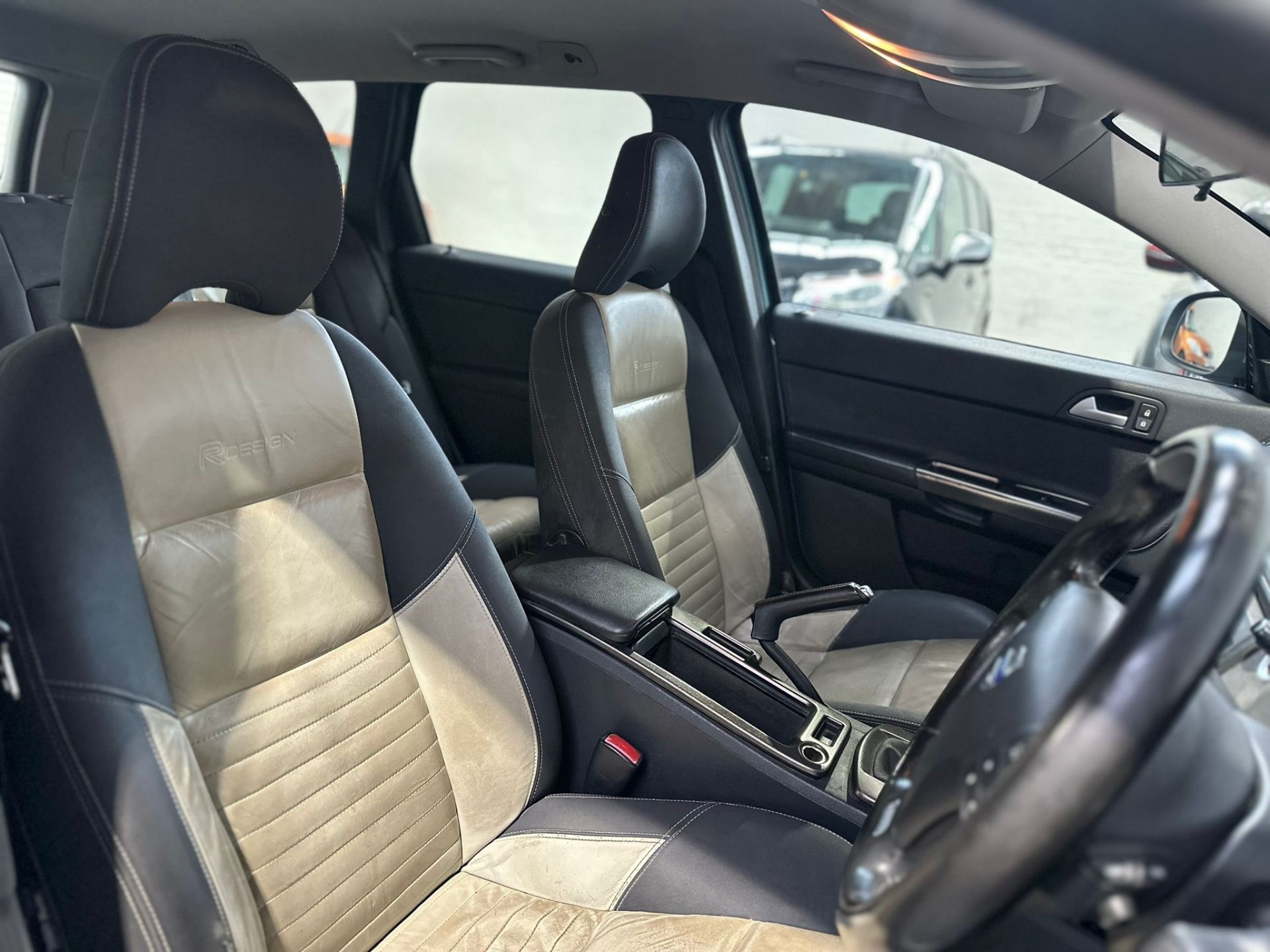 2009 VOLVO V50 R-DESIGN D DRIVE >>--NO VAT ON HAMMER--<< - Image 22 of 23