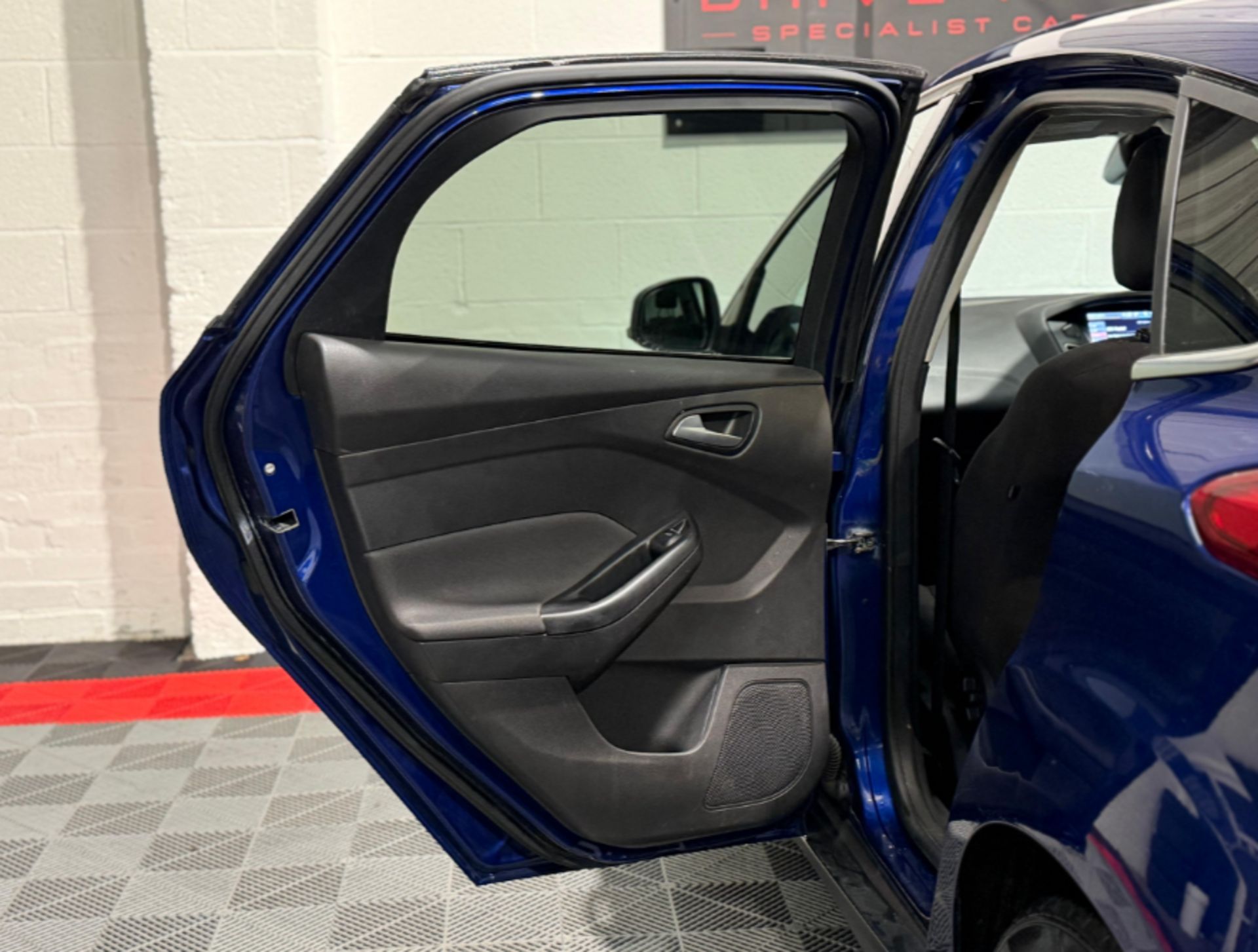 **(ONLY 90K MILEAGE)** 2015 FORD FOCUS 1.5 TDCI TITANIUM EURO 6 HATCHBACK >>--NO VAT ON HAMMER--<< - Image 23 of 31