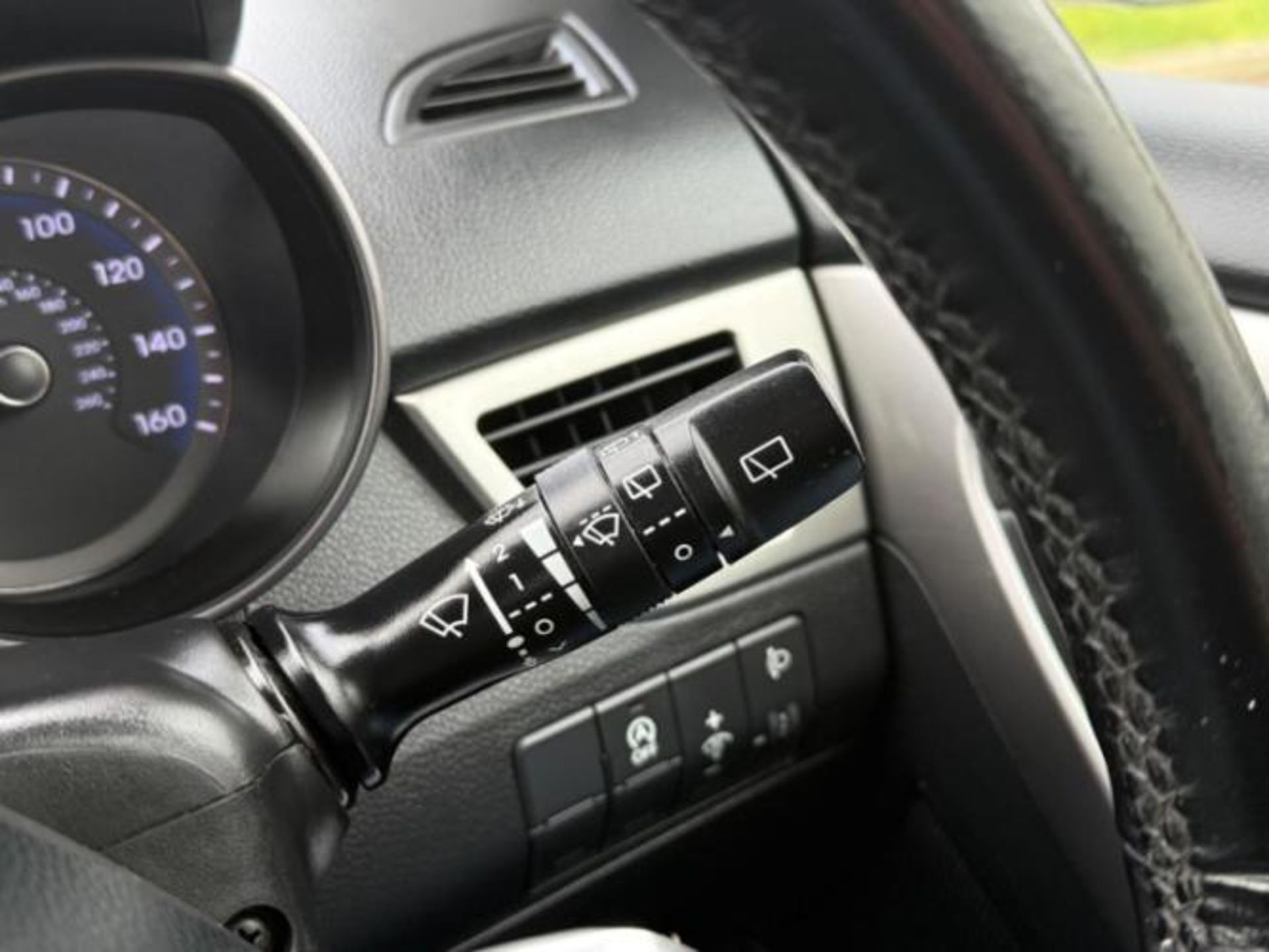 2015 HYUNDAI I30 SE BLUE DRIVE CRDI 1.6 DIESEL MANUAL HATCHBACK BLACK >>--NO VAT ON HAMMER--<< - Image 29 of 40