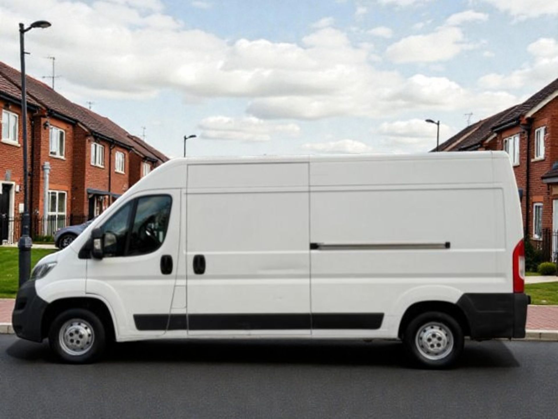 **(ONLY 101K MILEAGE)** 2017 CITROEN RELAY 35 L3H2 EPRISE BLUEHDI 1997CC >>--NO VAT ON HAMMER--<< - Image 7 of 24
