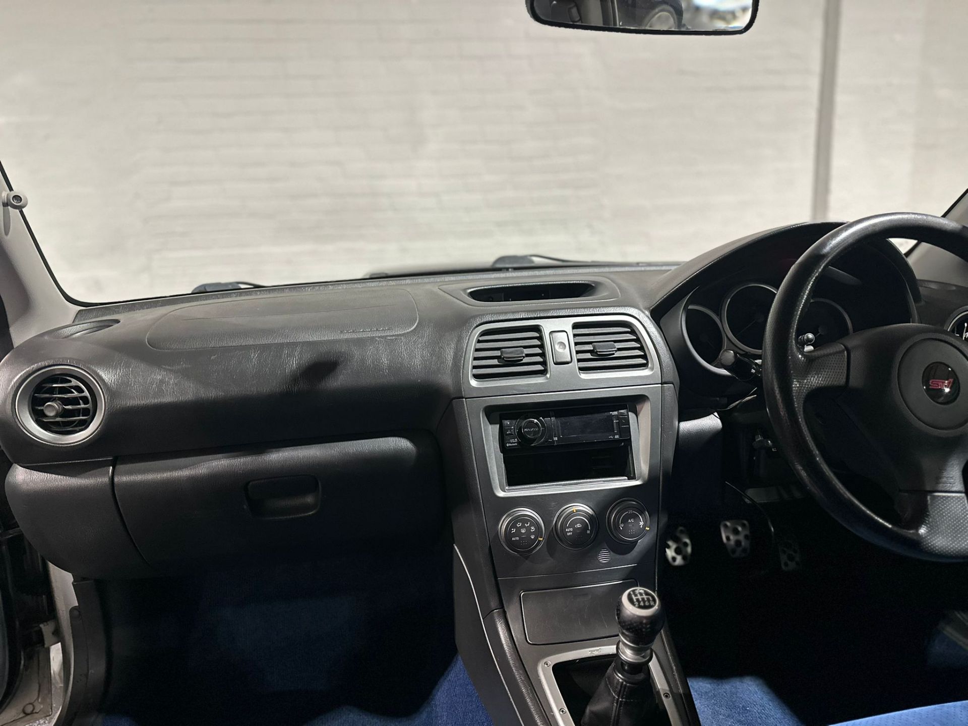 **(ONLY 89K MILEAGE)** 2006 SUBARU IMPREZA WRX STI – GREY >>--NO VAT ON HAMMER--<< - Image 21 of 39