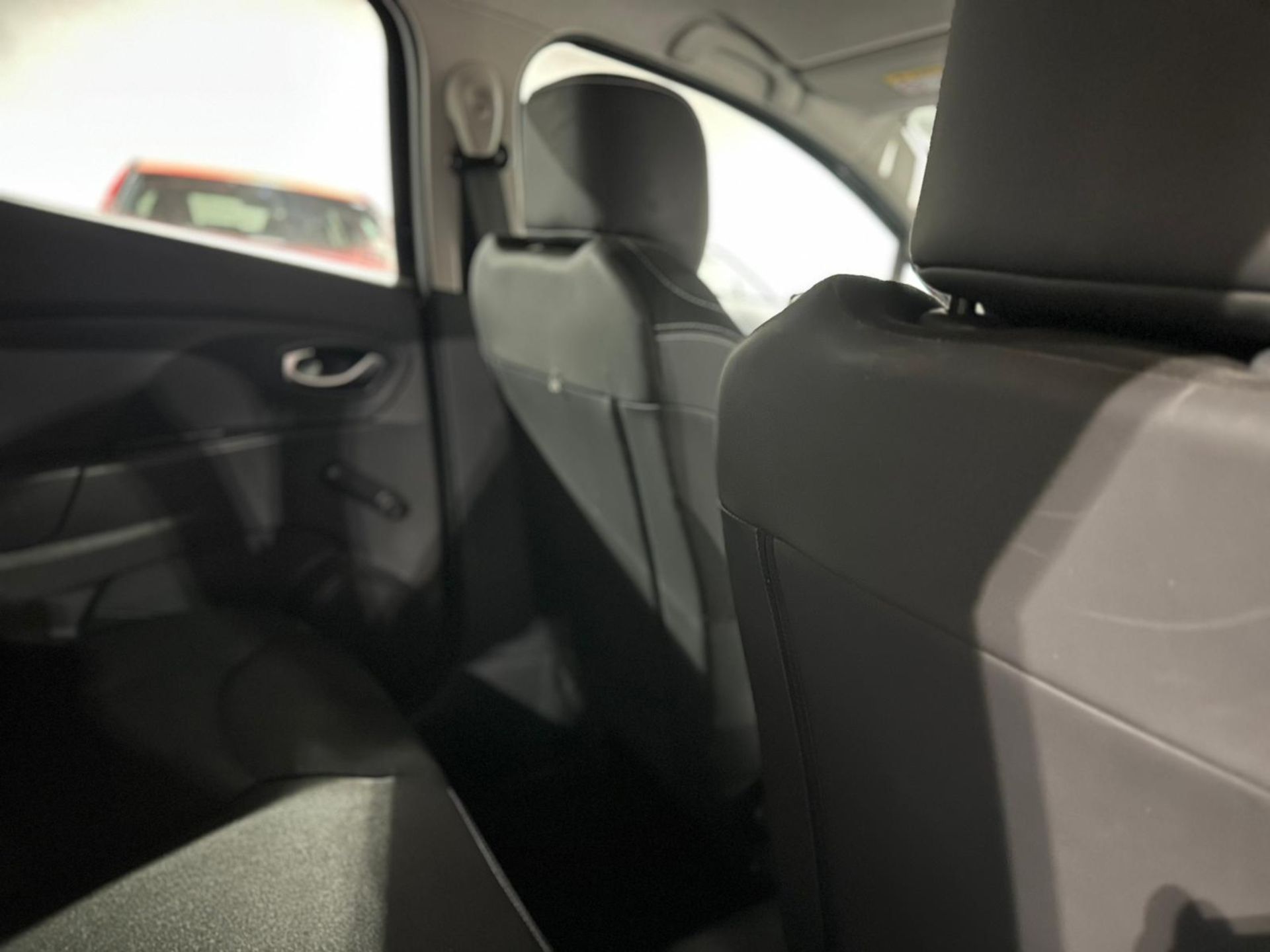 2016 RENAULT CLIO DYNAMIQUE NAV 16V – BLACK >>--NO VAT ON HAMMER--<< - Image 25 of 35