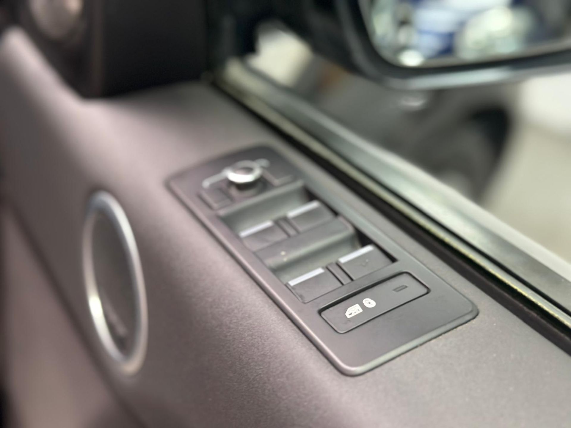 **(ONLY 76K MILEAGE)** 2017 LAND ROVER DISCOVERY HSE >>--NO VAT ON HAMMER--<< - Image 36 of 47