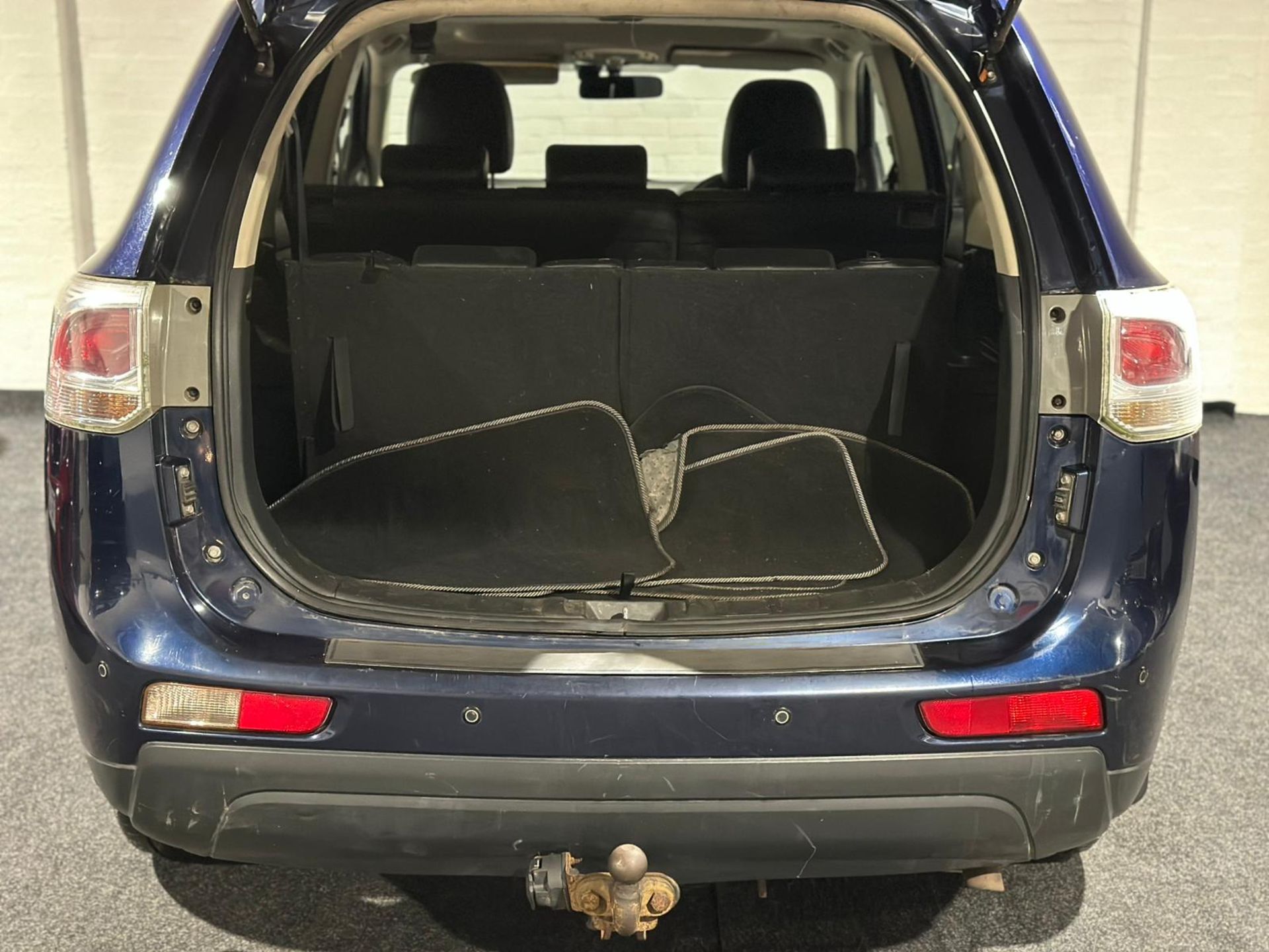 **(ONLY 118K MILEAGE)** 2013 MITSUBISHI OUTLANDER GX4 DI-D >>--NO VAT ON HAMMER--<< - Image 17 of 38