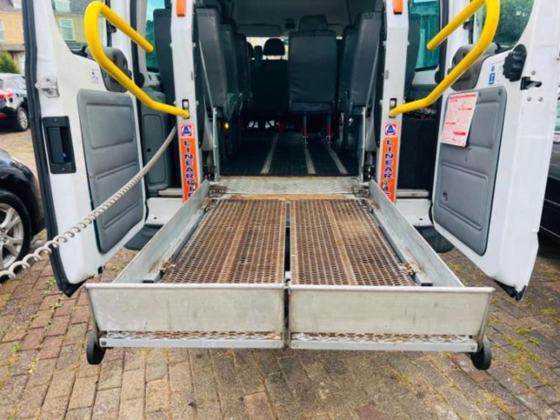 2011 FORD TRANSIT 2.4 TDCI 350 DURATORQ RWD L3 H2 MINIBUS >>--NO VAT ON HAMMER--<< - Image 15 of 46