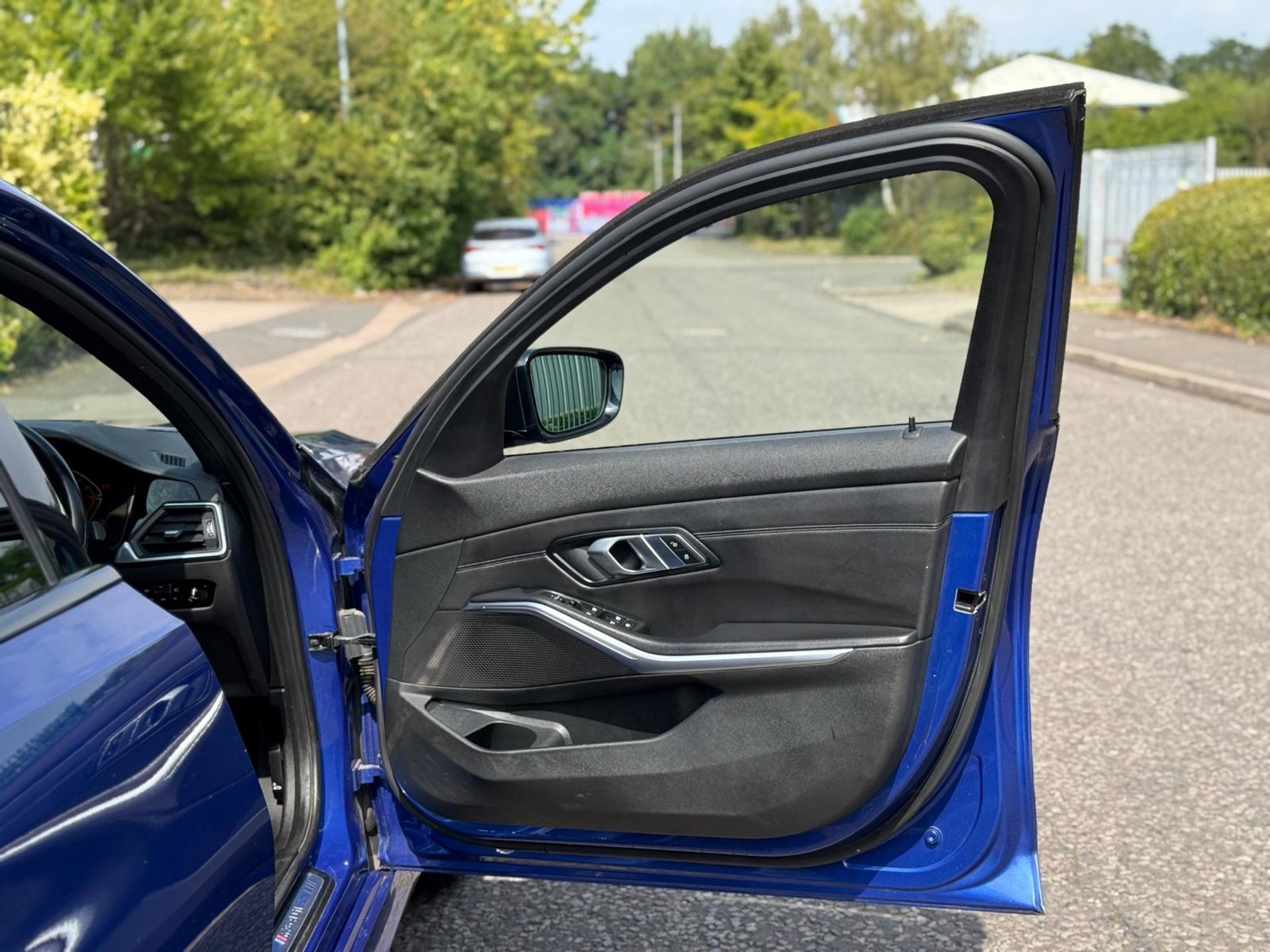 2021 BMW M340I XDRIVE MHEV AUTO >>--NO VAT ON HAMMER--<< - Image 14 of 31