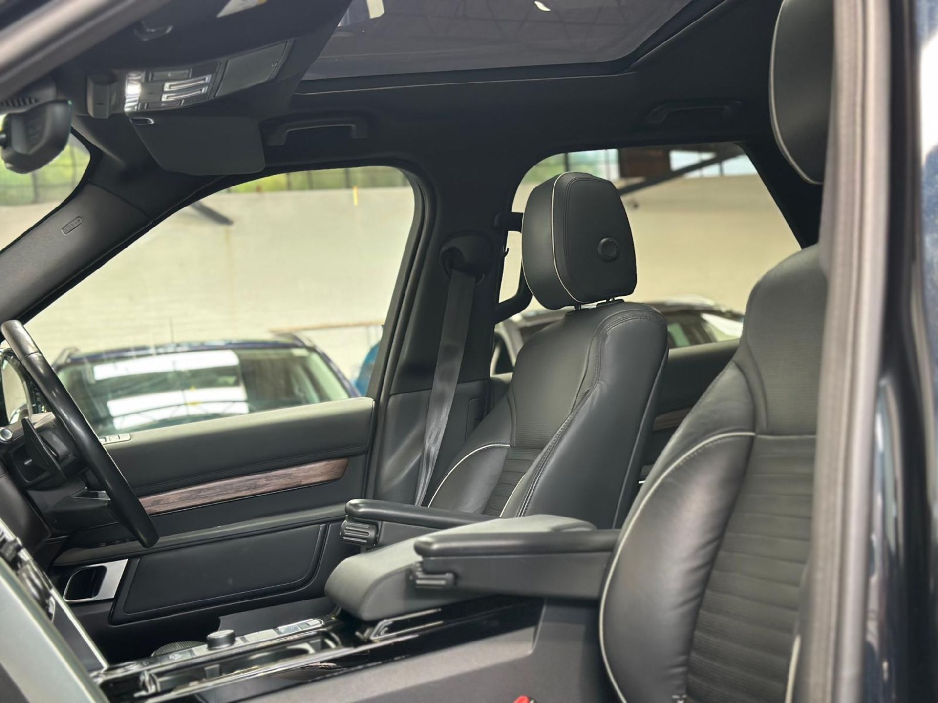 **(ONLY 76K MILEAGE)** 2017 LAND ROVER DISCOVERY HSE >>--NO VAT ON HAMMER--<< - Image 19 of 47