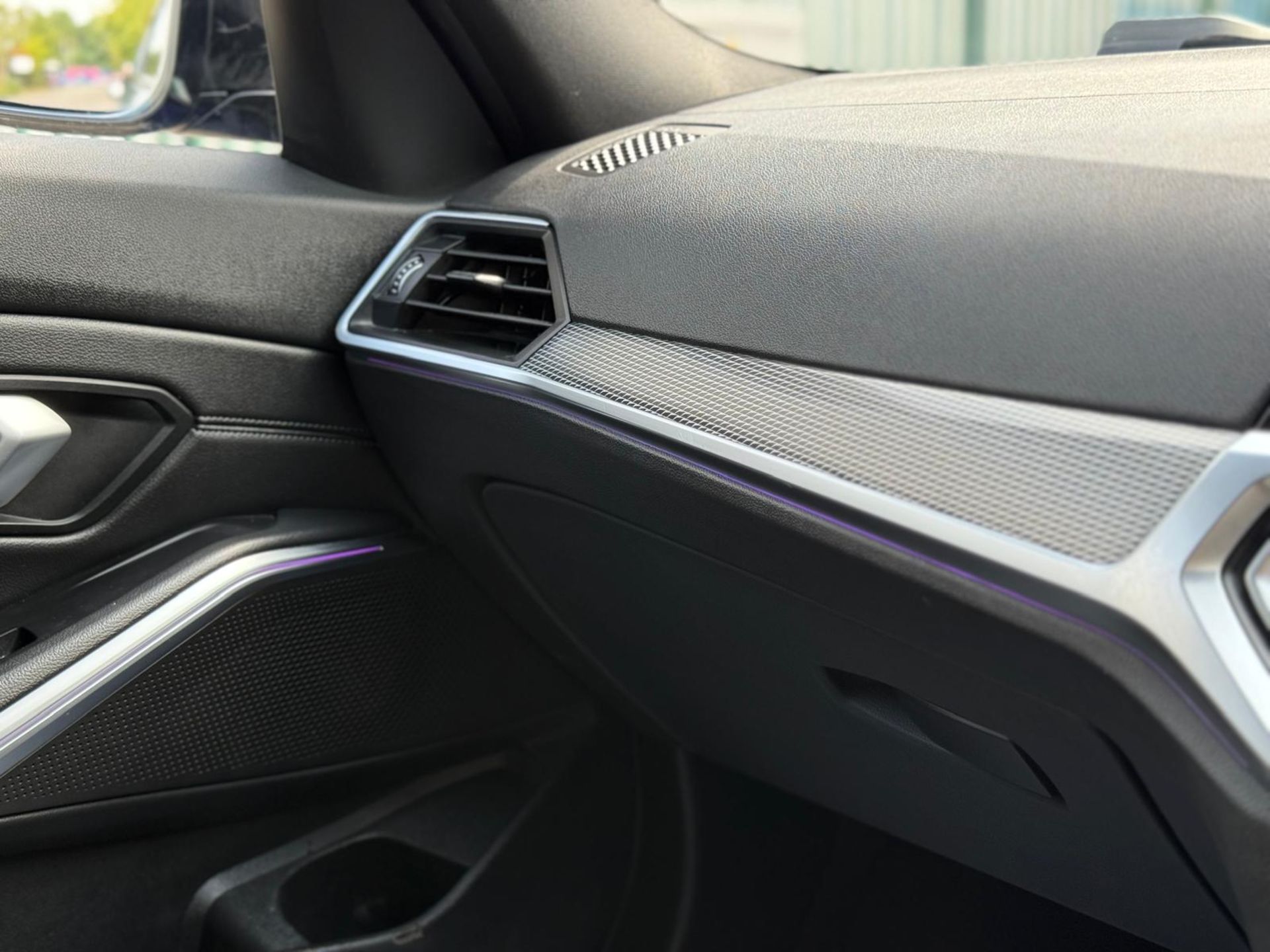 2021 BMW M340I XDRIVE MHEV AUTO >>--NO VAT ON HAMMER--<< - Image 13 of 31