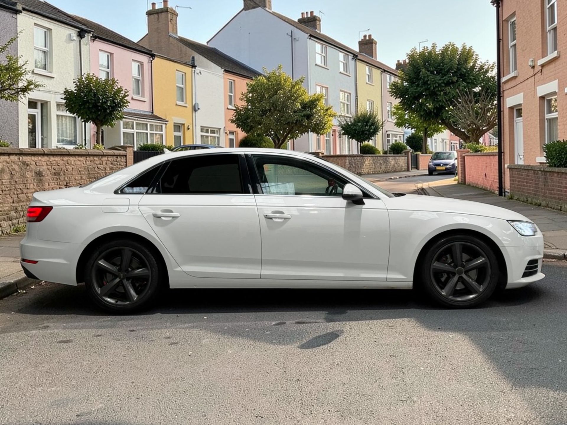 **(ONLY 109K MILEAGE)** 2017 AUDI A4 SE ULTRA TDI 1968CC DIESEL MANUAL >>--NO VAT ON HAMMER--<< - Image 2 of 29