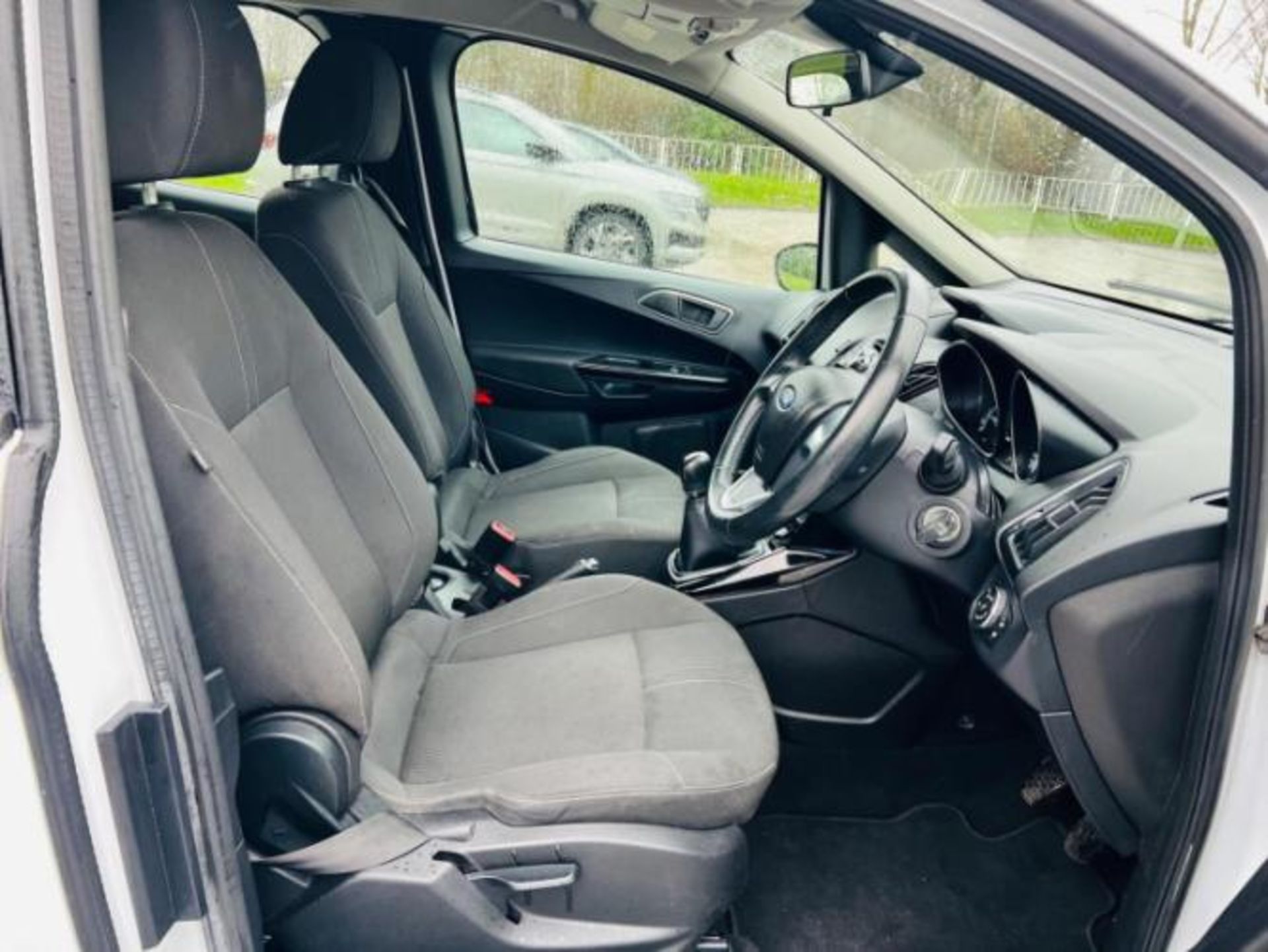 **(ONLY 114K MILEAGE)** 2012 FORD B-MAX ZETEC 1.4 PETROL MANUAL WHITE MPV >>--NO VAT ON HAMMER--<< - Image 14 of 26