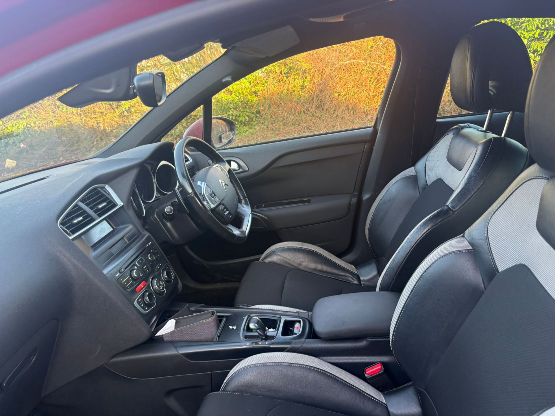 **(ONLY 91K MILEAGE)** 2012 CITROEN DS4 DSTYLE E-HDI AIRDREAM AUTO 1.6 >>--NO VAT ON HAMMER--<< - Image 8 of 10