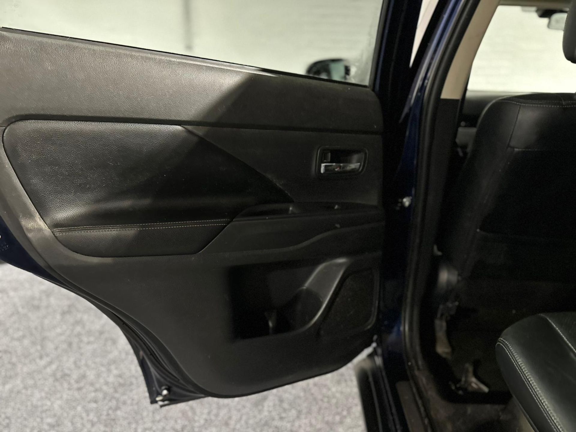 **(ONLY 118K MILEAGE)** 2013 MITSUBISHI OUTLANDER GX4 DI-D >>--NO VAT ON HAMMER--<< - Image 21 of 38