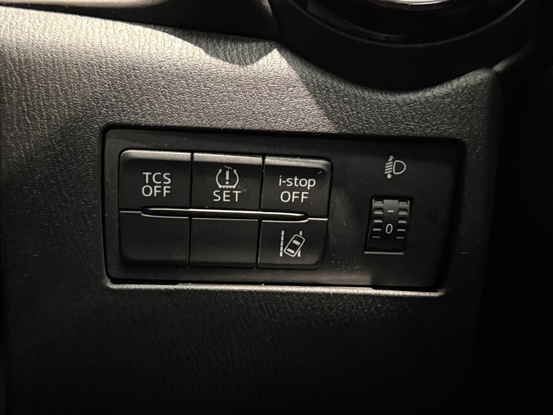 **(ONLY 118K MILEAGE)** 2015 MAZDA CX-3 SE-L NAV D, 1.5L, MANUAL, BLUE >>--NO VAT ON HAMMER--<< - Image 25 of 29