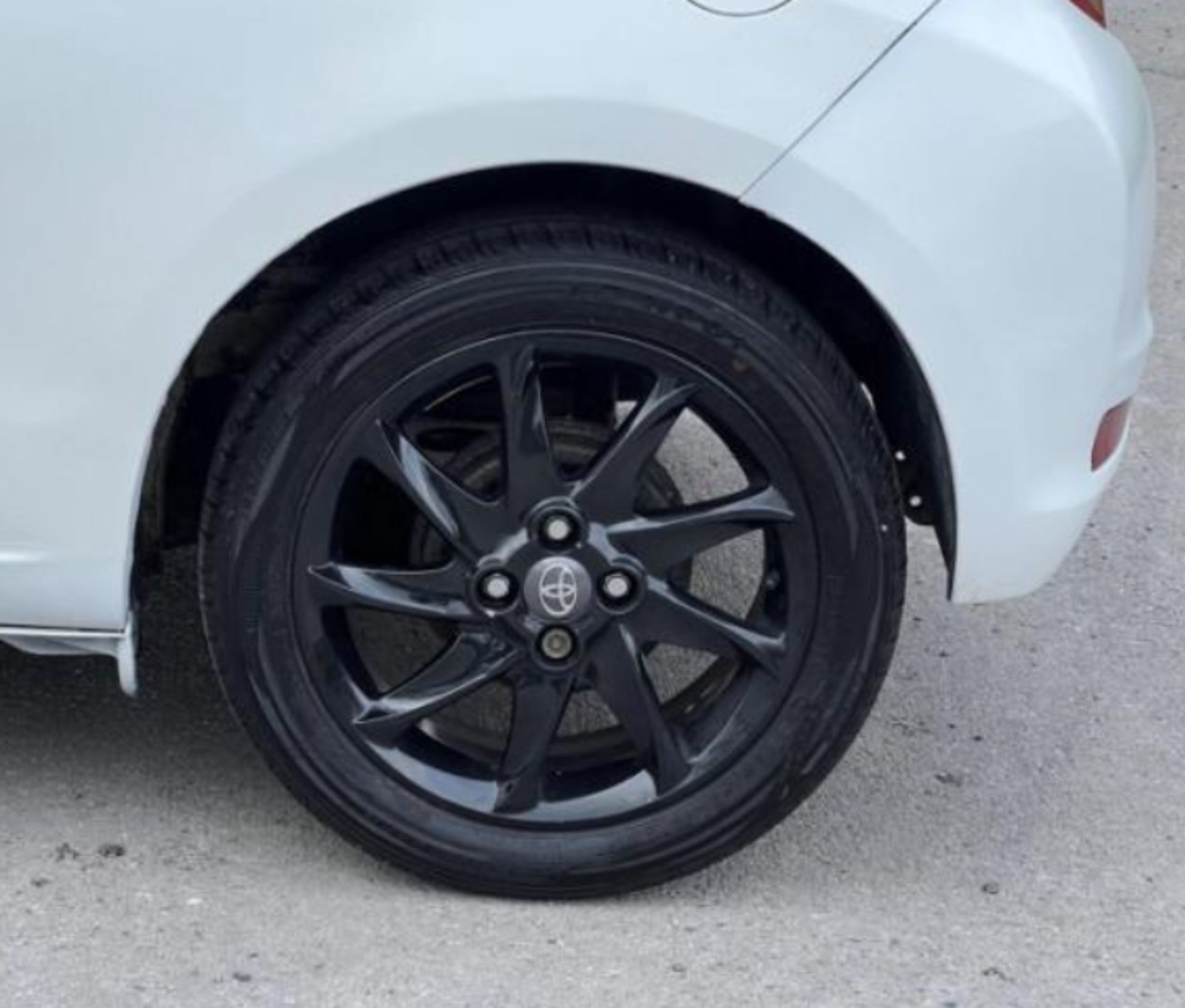 **(ONLY 63K MILEAGE)** 2012 TOYOTA YARIS 1.33 DUAL VVT-I TREND MANUAL >>--NO VAT ON HAMMER--<< - Image 13 of 30