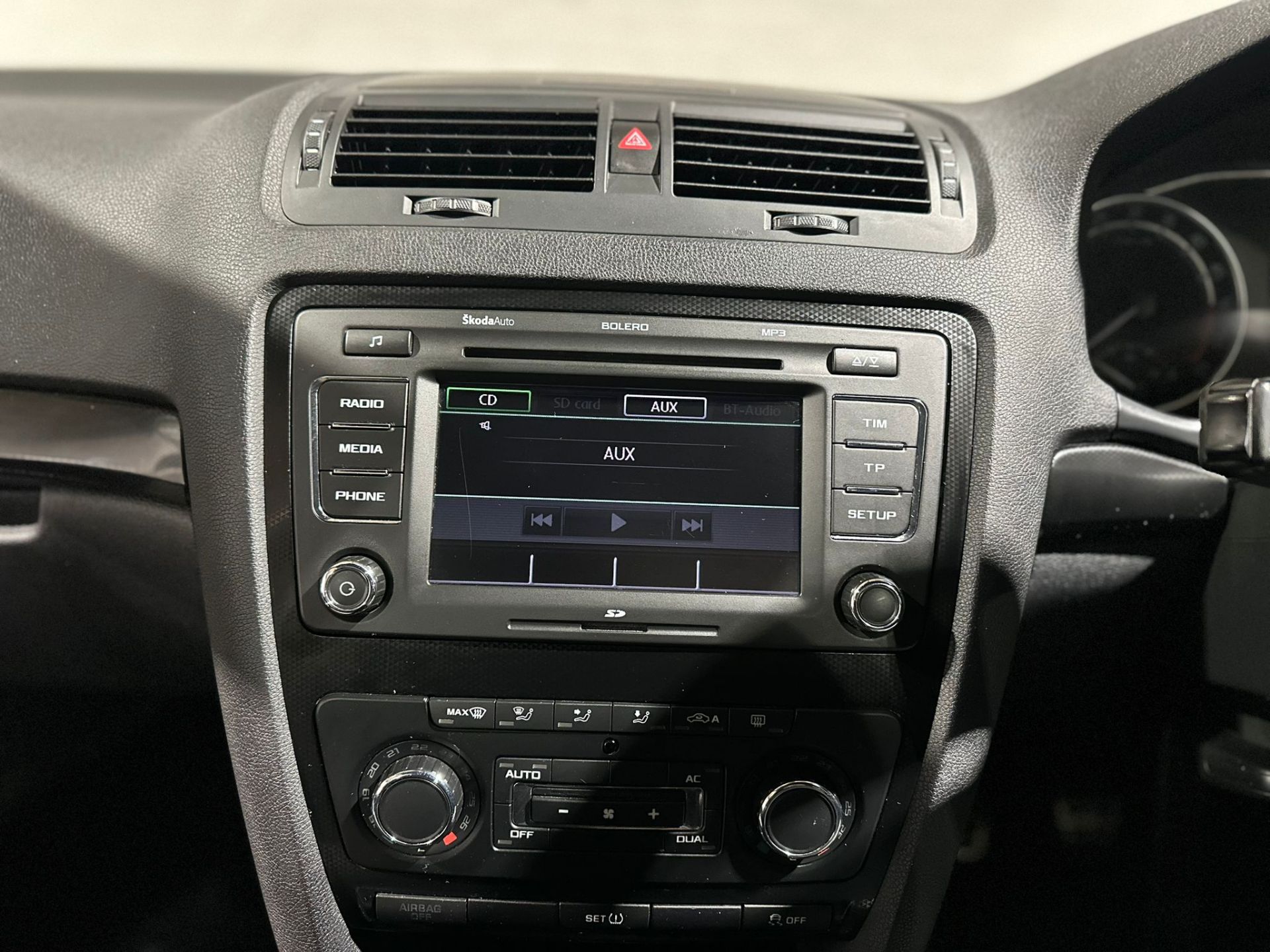 2012 SKODA OCTAVIA VRS TDI CR 2.0 MANUAL HATCHBACK >>--NO VAT ON HAMMER--<< - Image 20 of 43