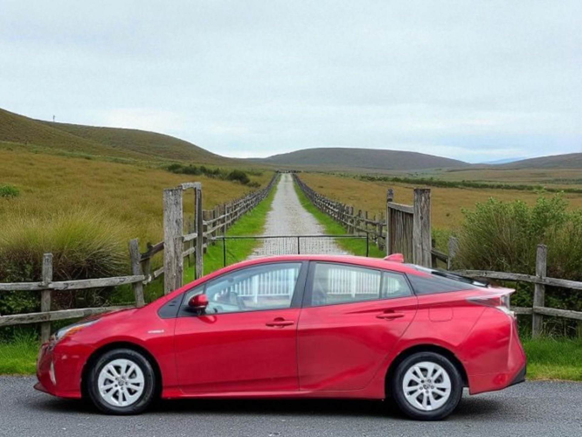 2016 TOYOTA PRIUS 1.8 VVT-H BUSINESS EDITION PLUS CVT (S/S) HATCHBACK>>--NO VAT ON HAMMER--<< - Image 5 of 46