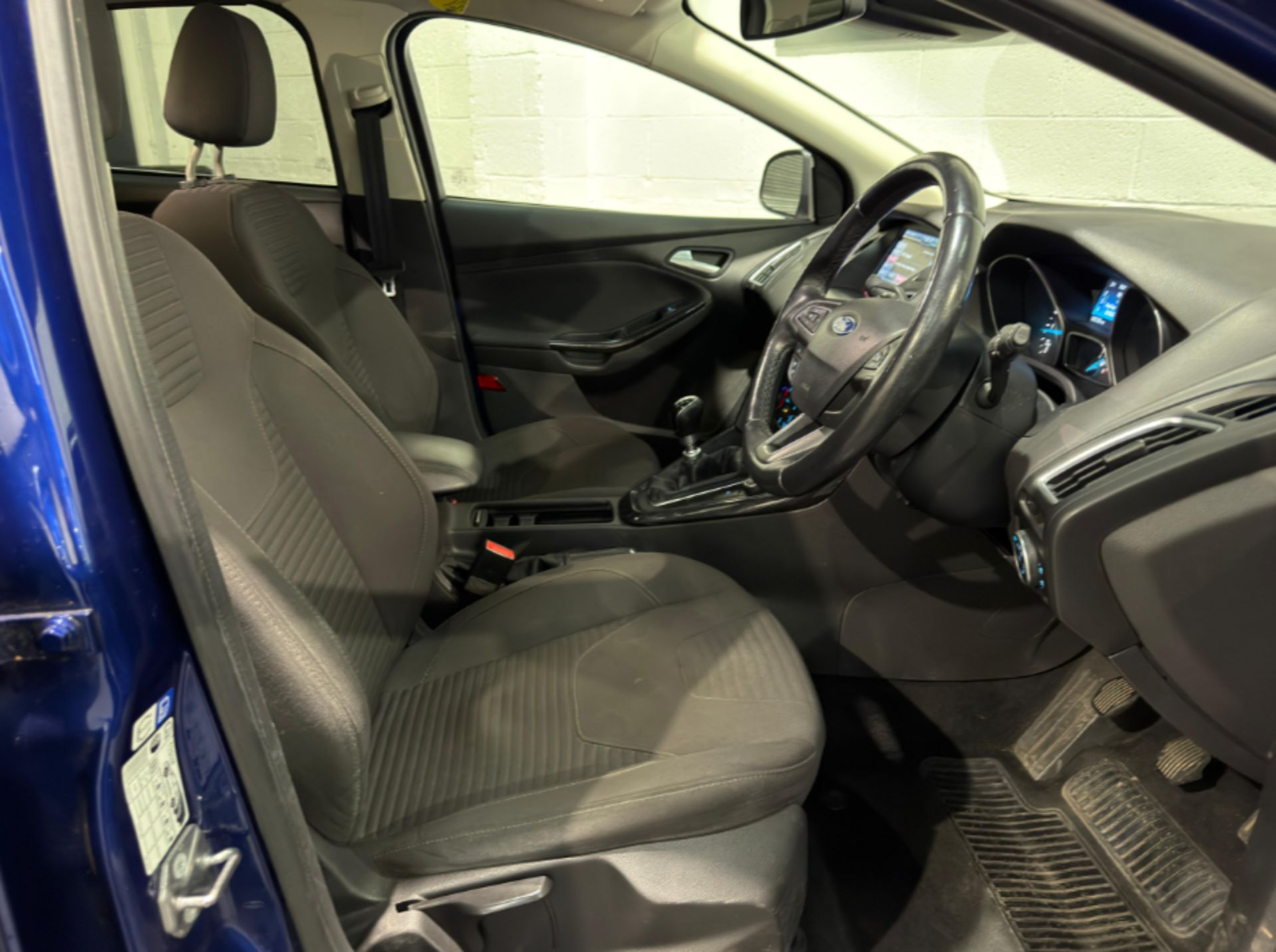 **(ONLY 90K MILEAGE)** 2015 FORD FOCUS 1.5 TDCI TITANIUM EURO 6 HATCHBACK >>--NO VAT ON HAMMER--<< - Image 17 of 31