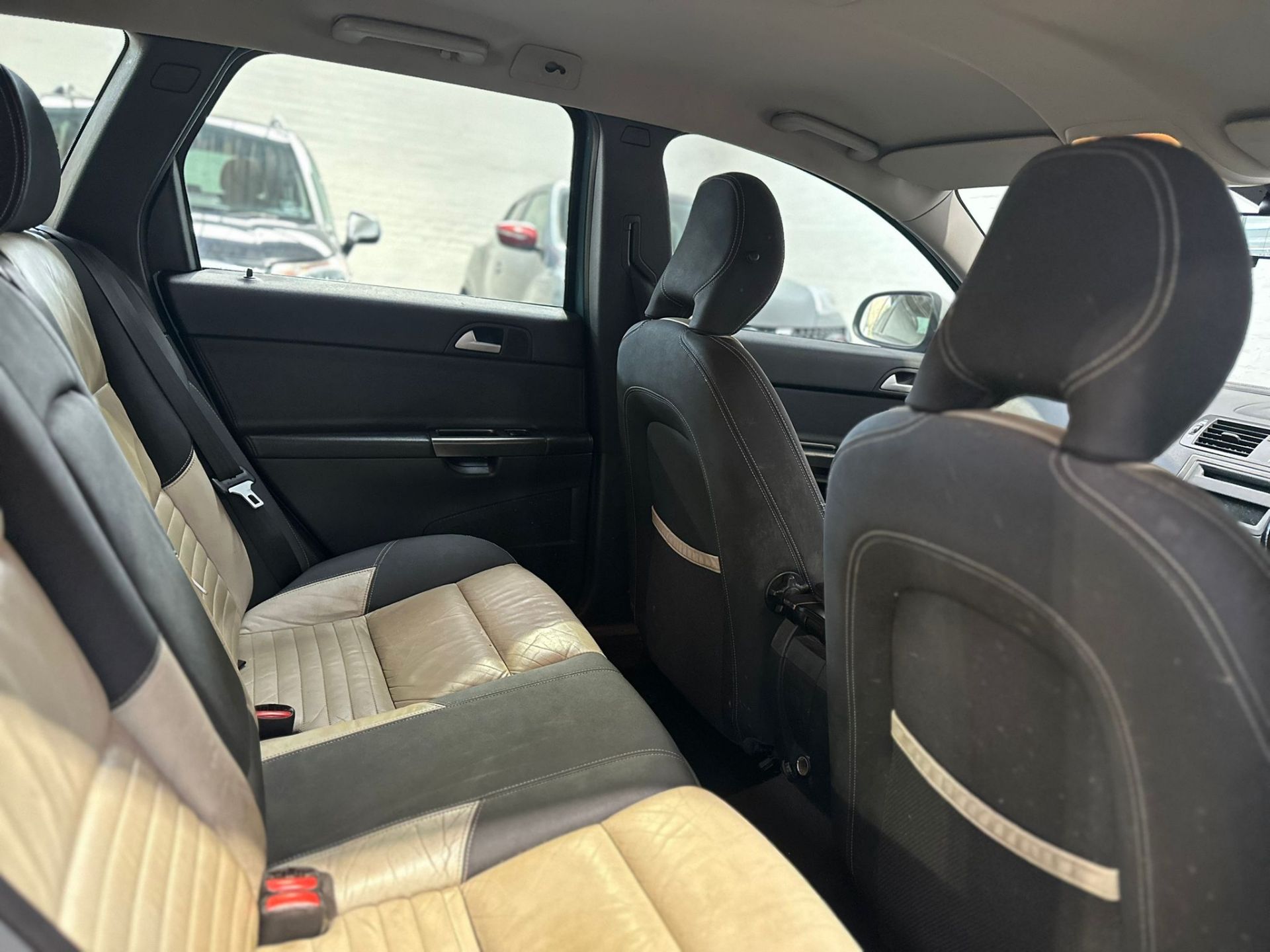 2009 VOLVO V50 R-DESIGN D DRIVE >>--NO VAT ON HAMMER--<< - Image 10 of 23