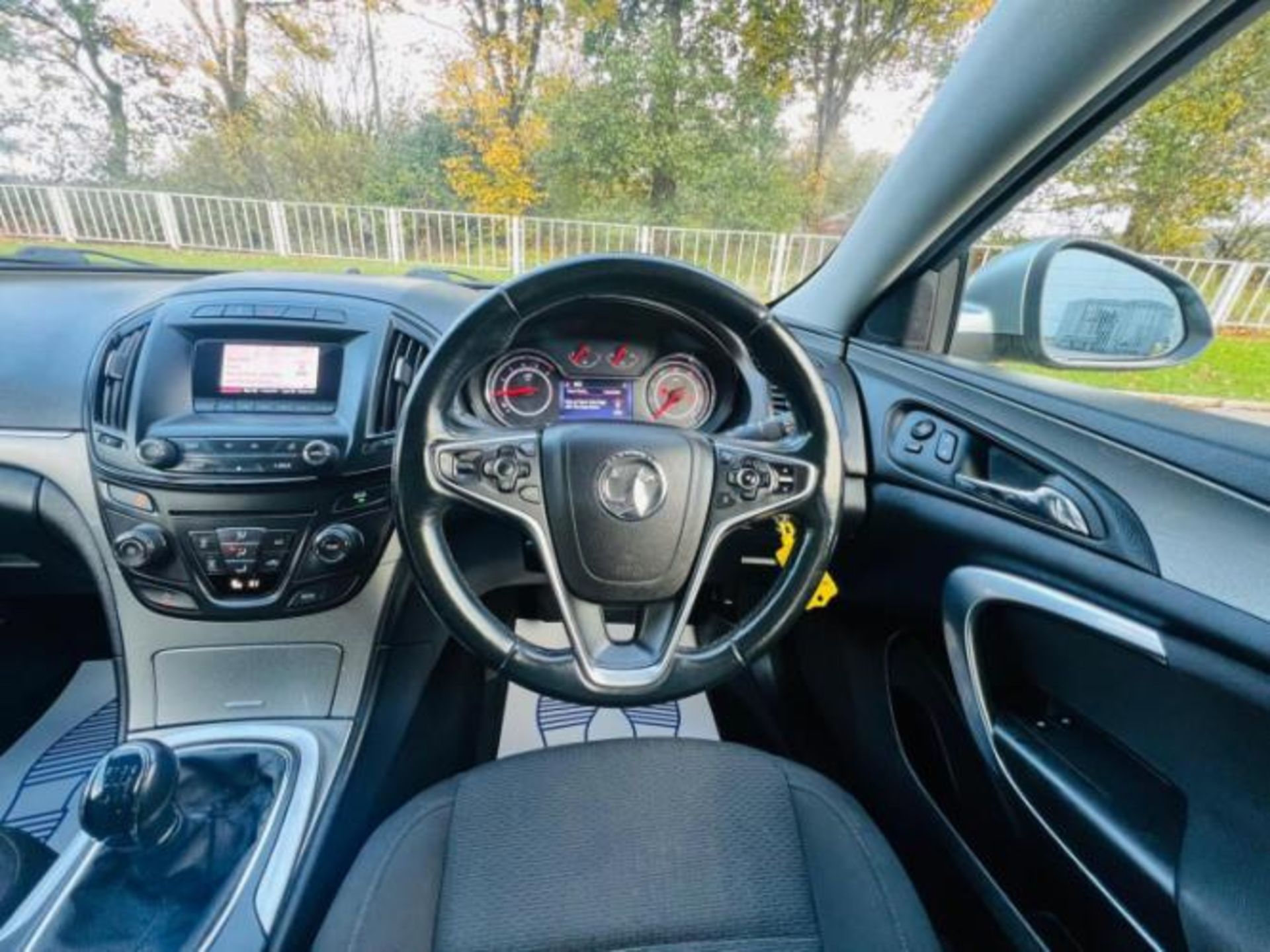 2013 VAUXHALL INSIGNIA DESIGN CDTI ECO S/S 1956CC MANUAL >>--NO VAT ON HAMMER--<< - Image 18 of 31