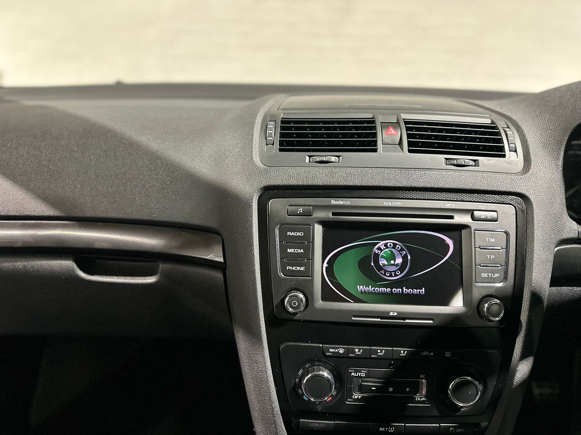 2012 SKODA OCTAVIA VRS TDI CR 2.0 MANUAL HATCHBACK >>--NO VAT ON HAMMER--<< - Image 35 of 43