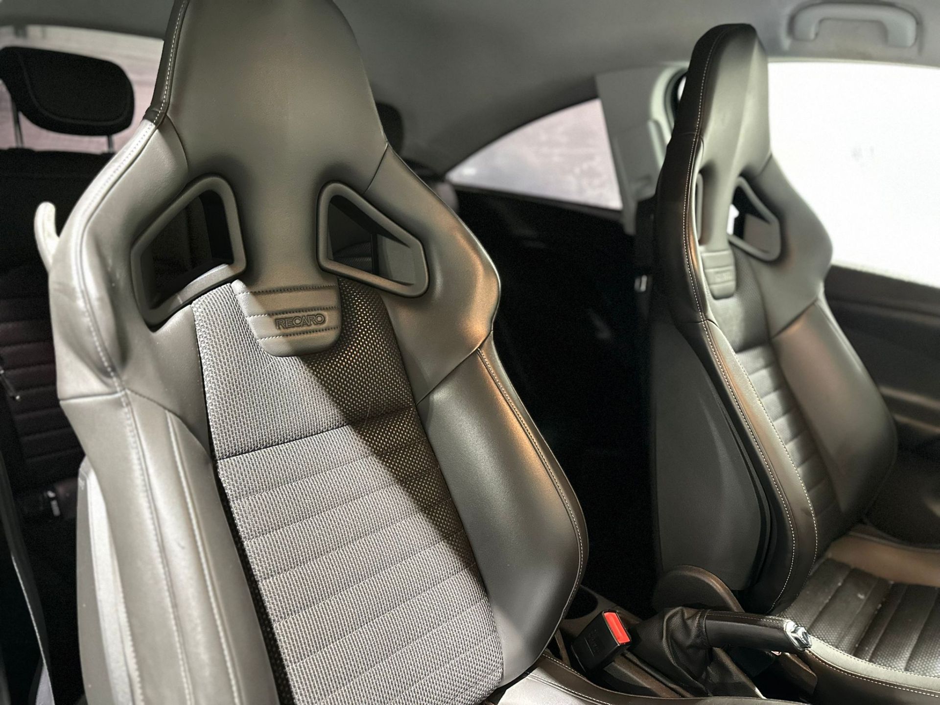 **(ONLY 72K MILEAGE)** 2015 VAUXHALL CORSA VXR 1.6L MANUAL PETROL BLUE >>--NO VAT ON HAMMER--<< - Image 18 of 31