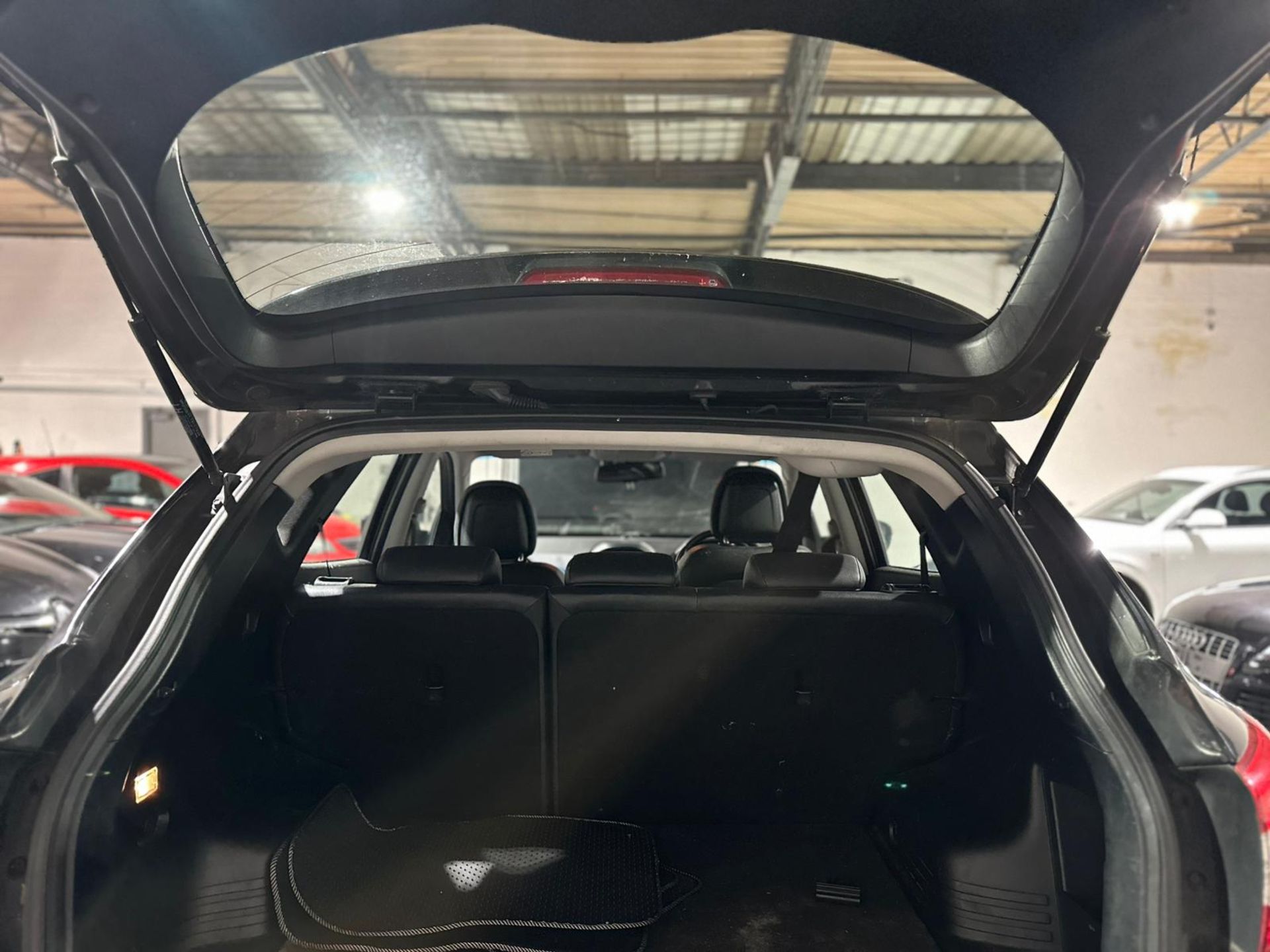 2014 HYUNDAI IX35 SE CRDI – BLACK >>--NO VAT ON HAMMER--<< - Image 11 of 13