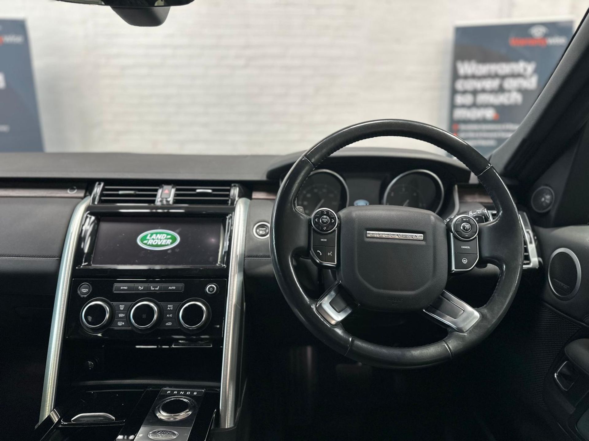 **(ONLY 76K MILEAGE)** 2017 LAND ROVER DISCOVERY HSE >>--NO VAT ON HAMMER--<< - Image 12 of 47
