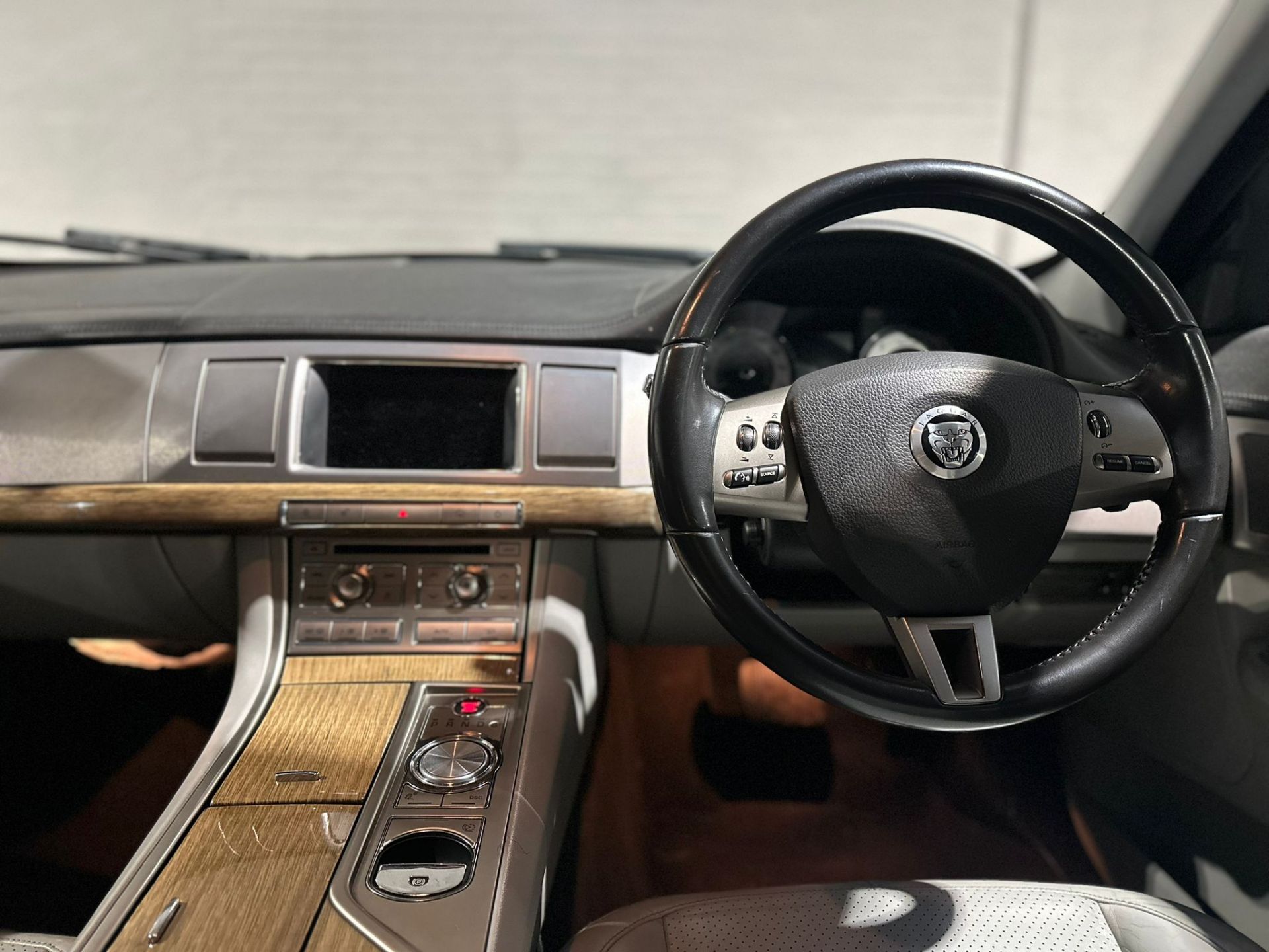 2009 JAGUAR XF PREMIUM LUXURY D V6 A 2.7L AUTOMATIC, 121K MILES >>--NO VAT ON HAMMER--<< - Image 19 of 28