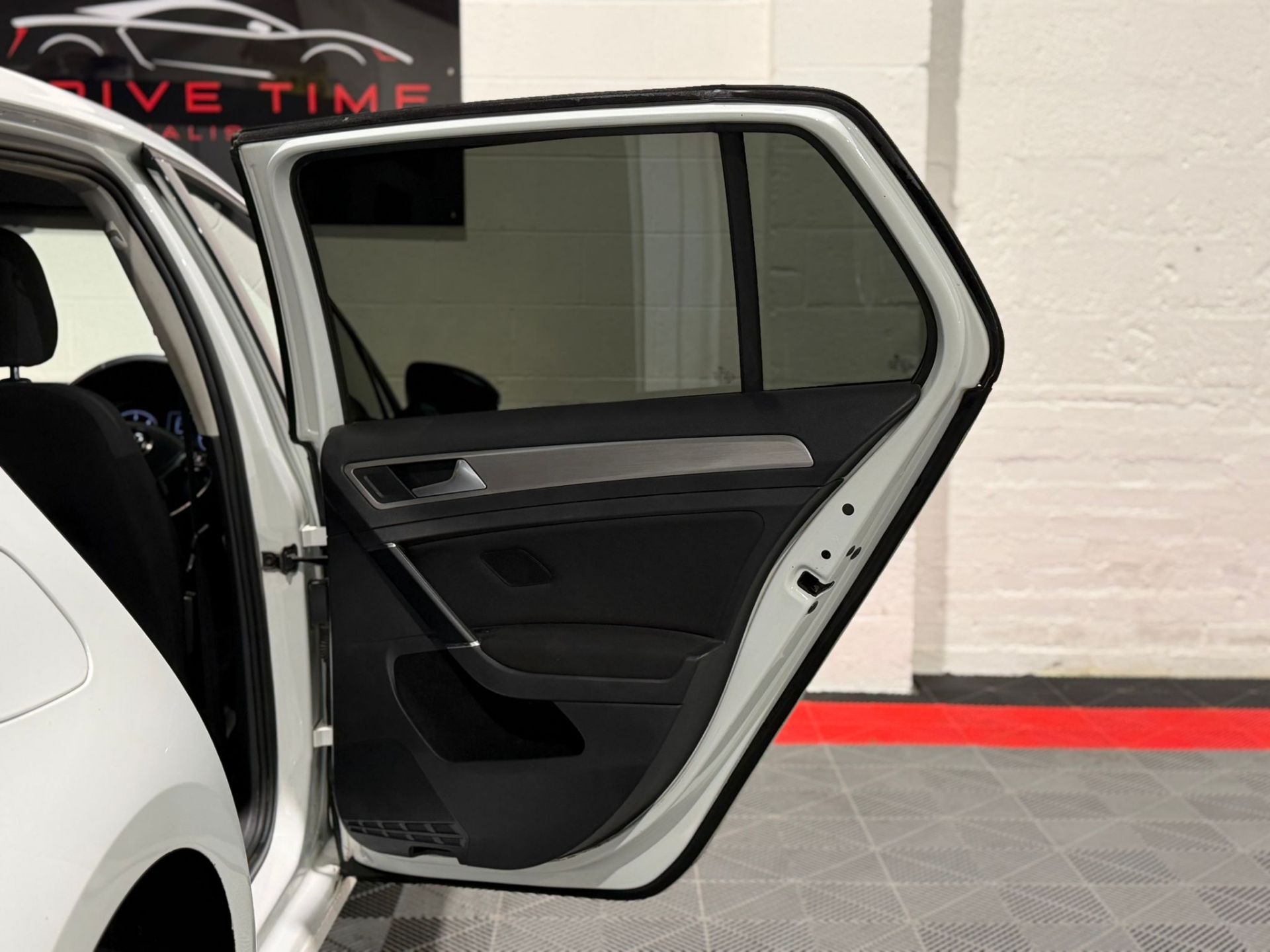 2014 VOLKSWAGEN GOLF MATCH TDI BMT S-A 1.6 DIESEL HATCHBACK >>--NO VAT ON HAMMER--<< - Image 26 of 29