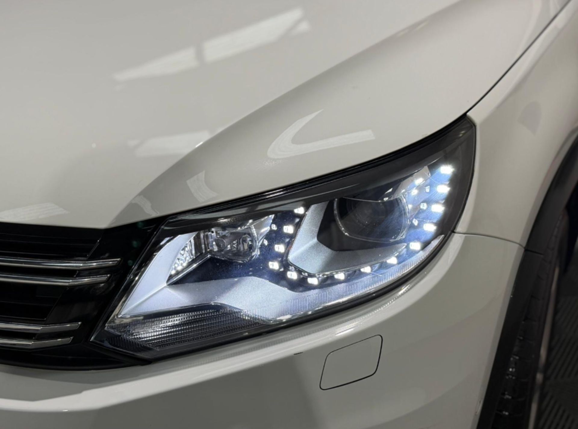 **(ONLY 85K MILEAGE)** 2016 VOLKSWAGEN TIGUAN 2.0 TDI BLUEMOTION TECH >>--NO VAT ON HAMMER--<< - Image 31 of 35
