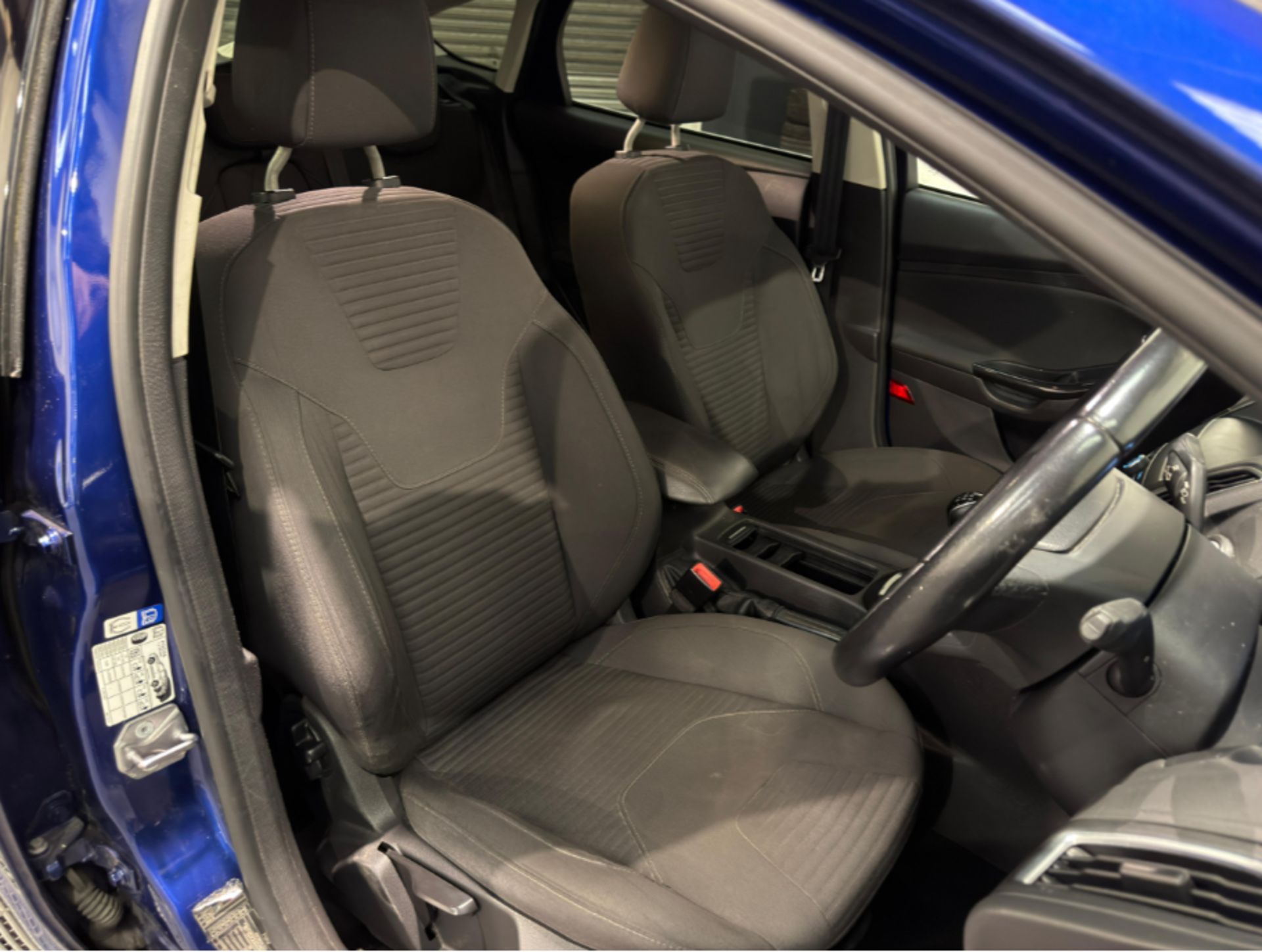**(ONLY 90K MILEAGE)** 2015 FORD FOCUS 1.5 TDCI TITANIUM EURO 6 HATCHBACK >>--NO VAT ON HAMMER--<< - Image 27 of 31